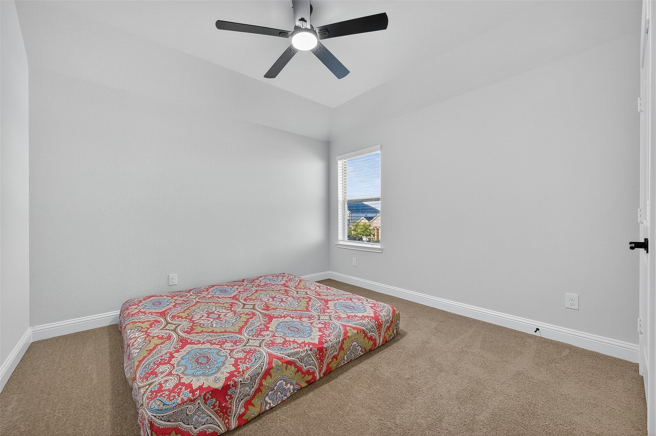 5202 Oakland Bluff Lane Property Photo 32