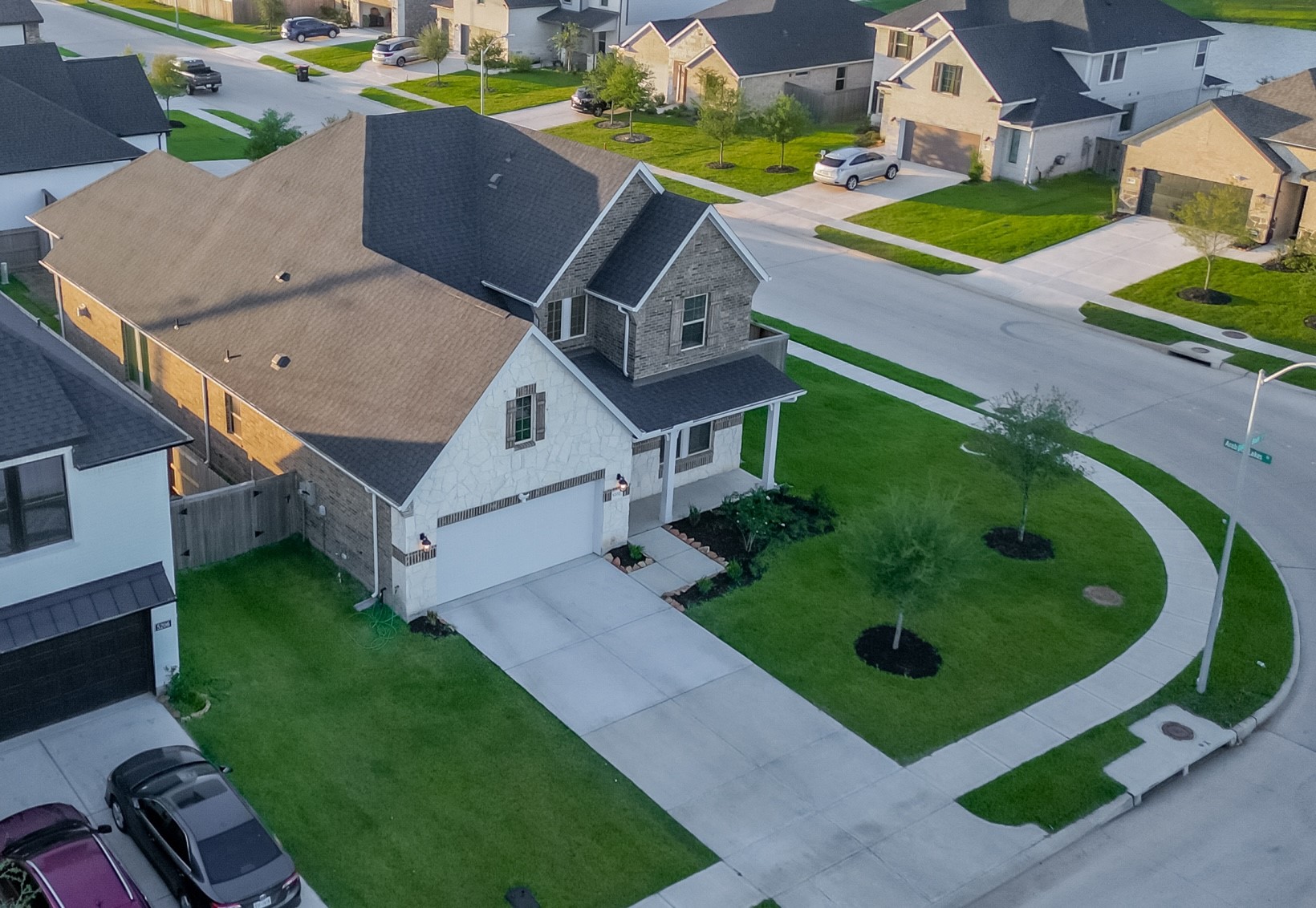 5202 Oakland Bluff Lane Property Photo 41