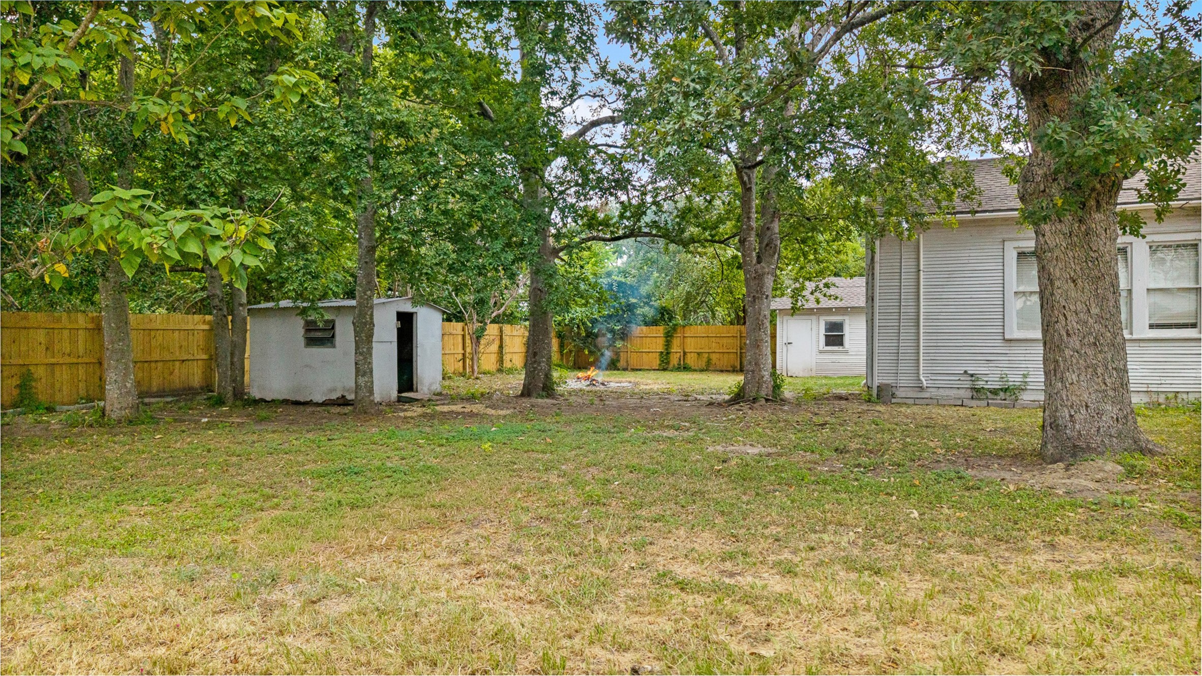 335 N Robb Street Property Photo 33