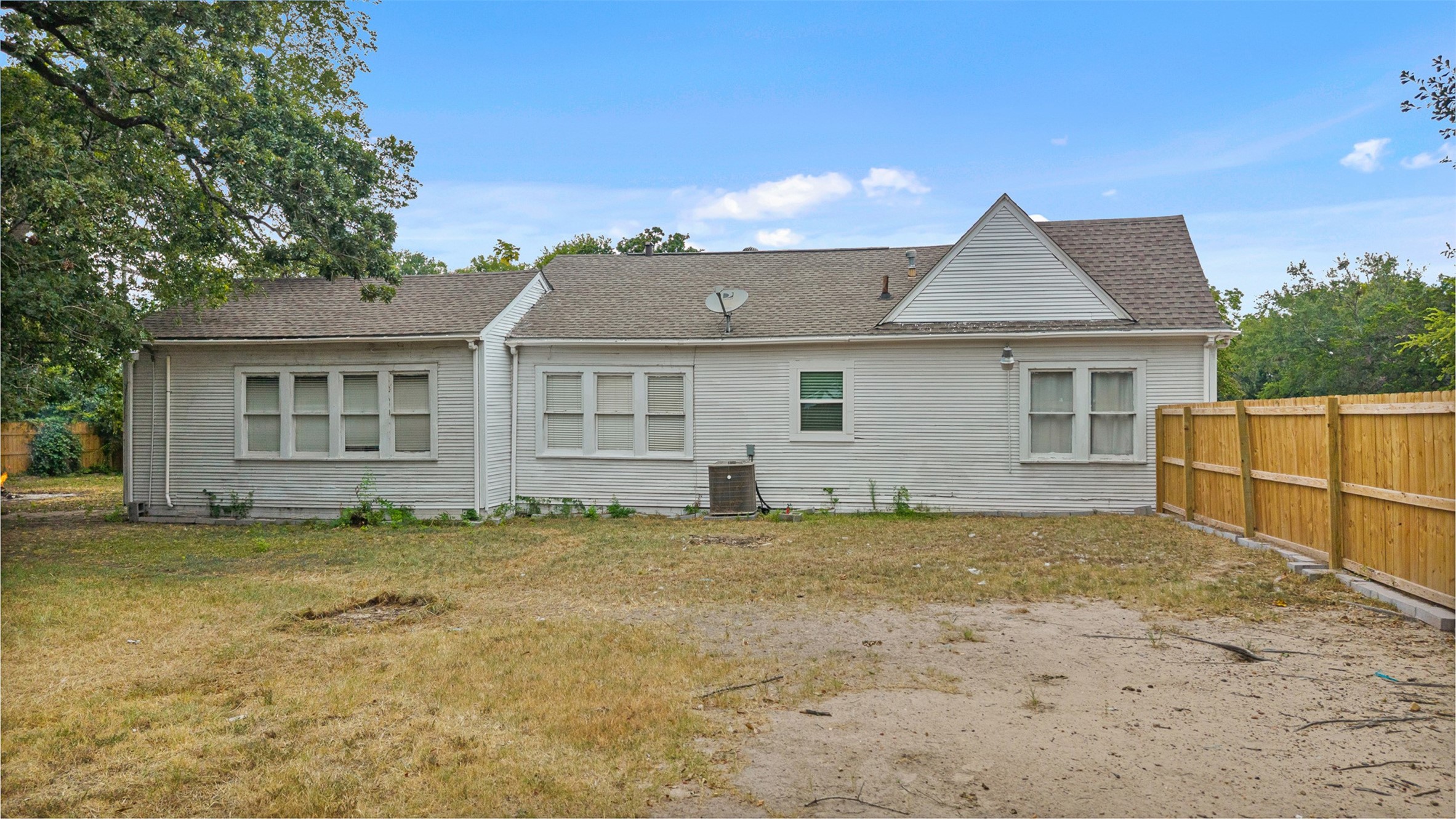 335 N Robb Street Property Photo 35