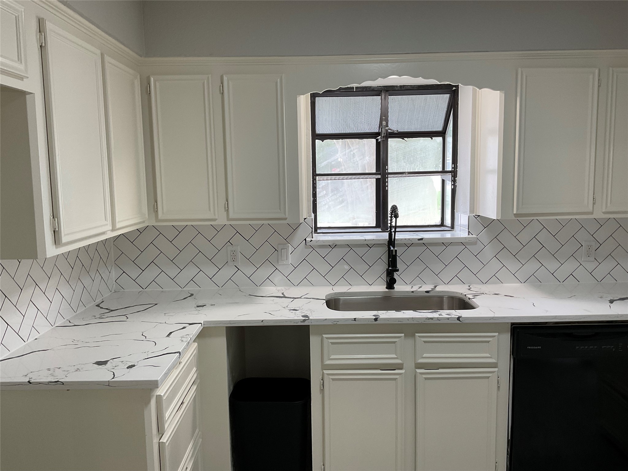 1211 Judy Lane Property Photo 10