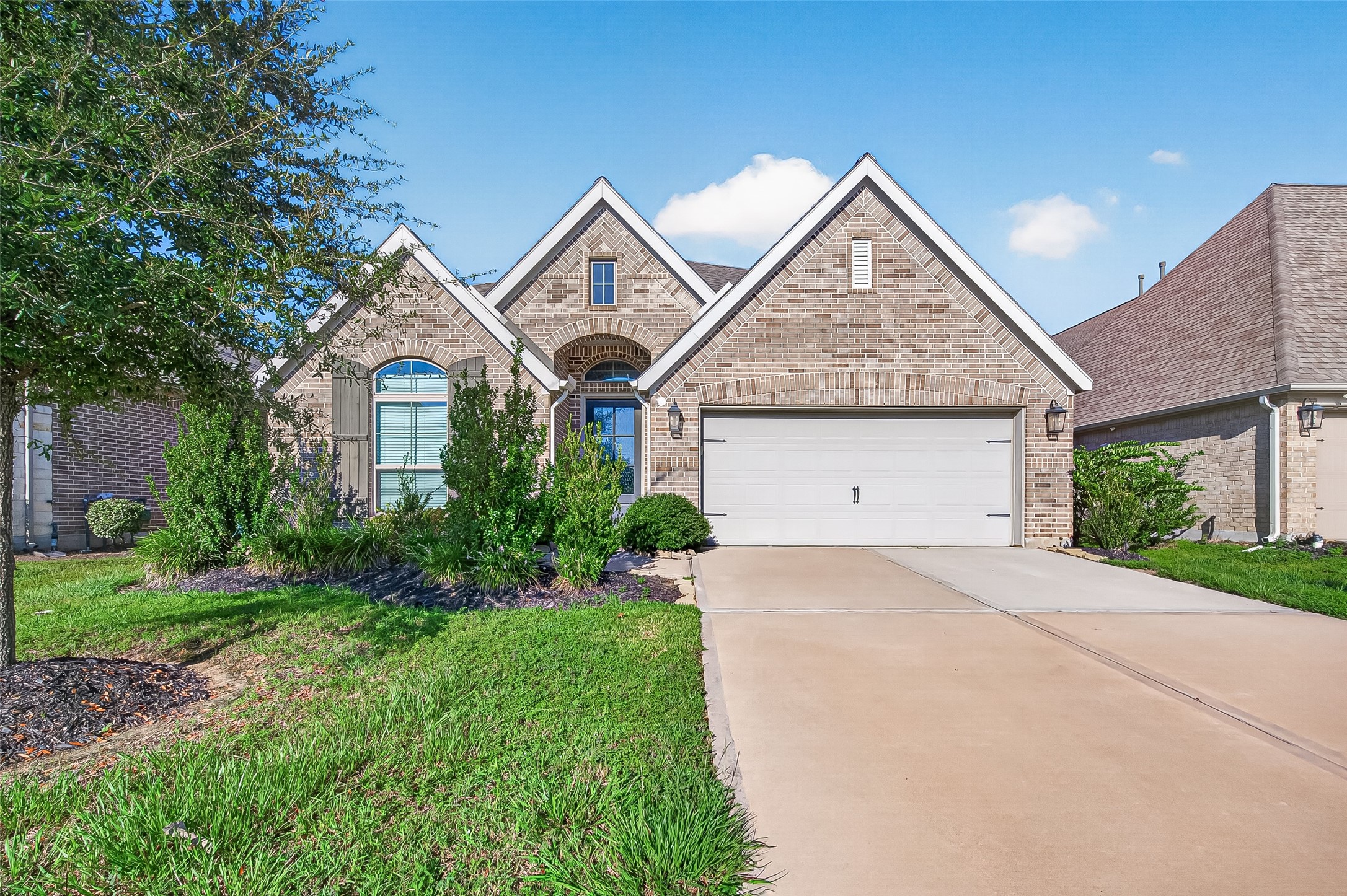 10735 Lacaille Lane Property Photo 1