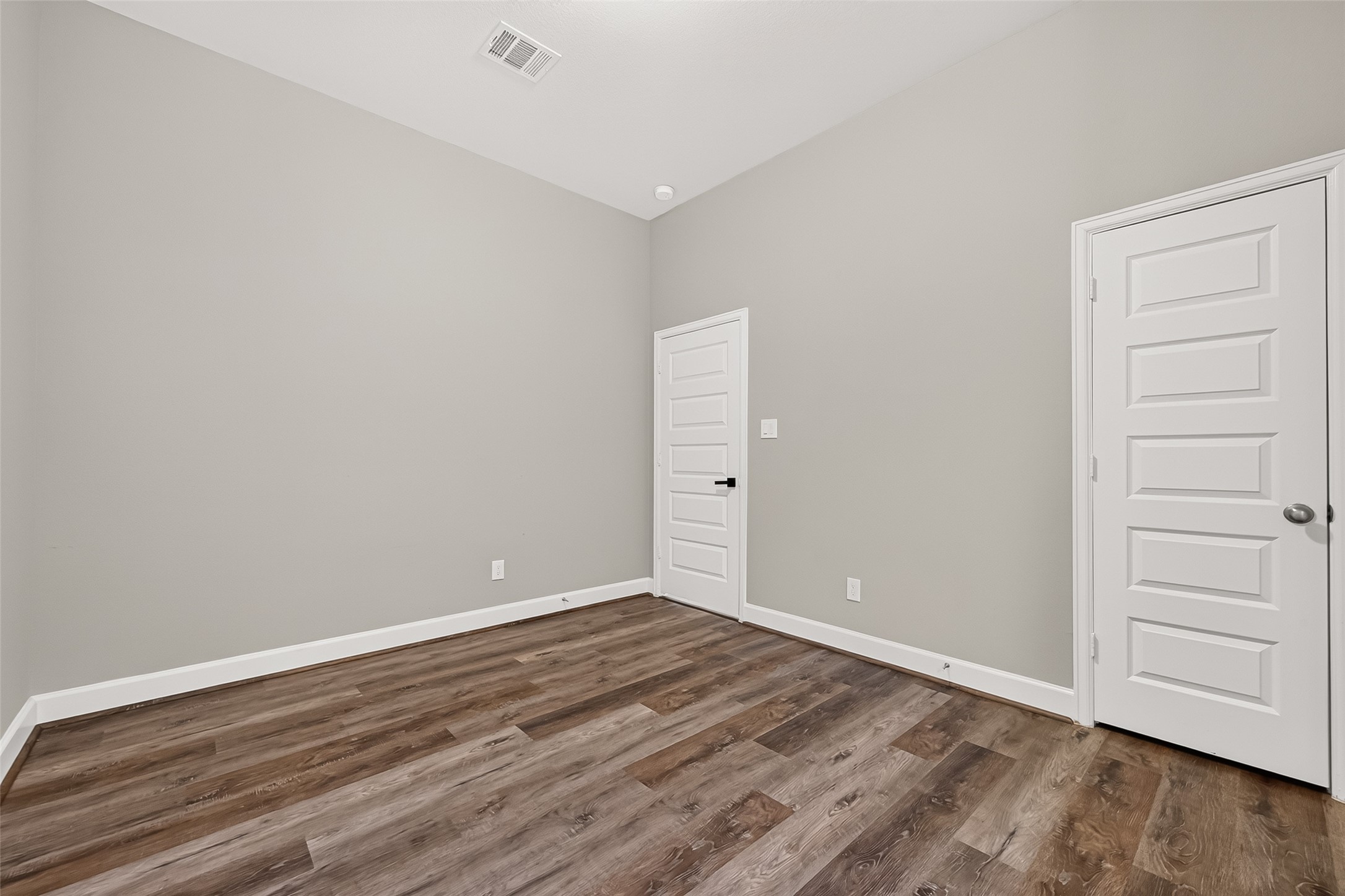10735 Lacaille Lane Property Photo 33