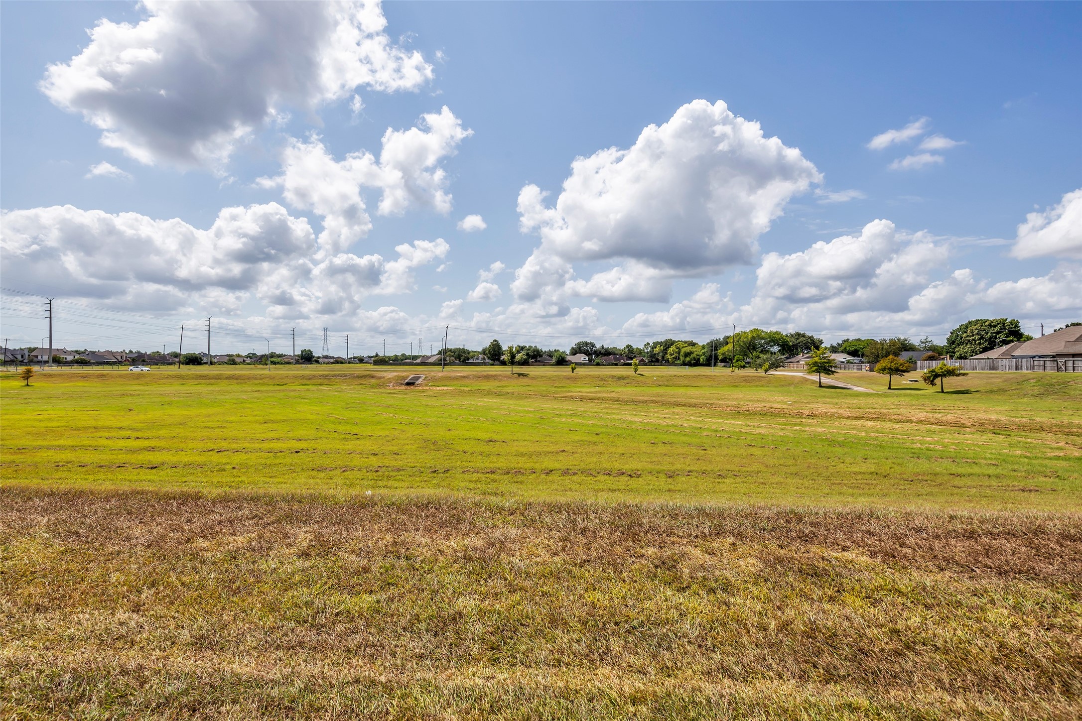 1813 Mesa Verde Drive Property Photo 4