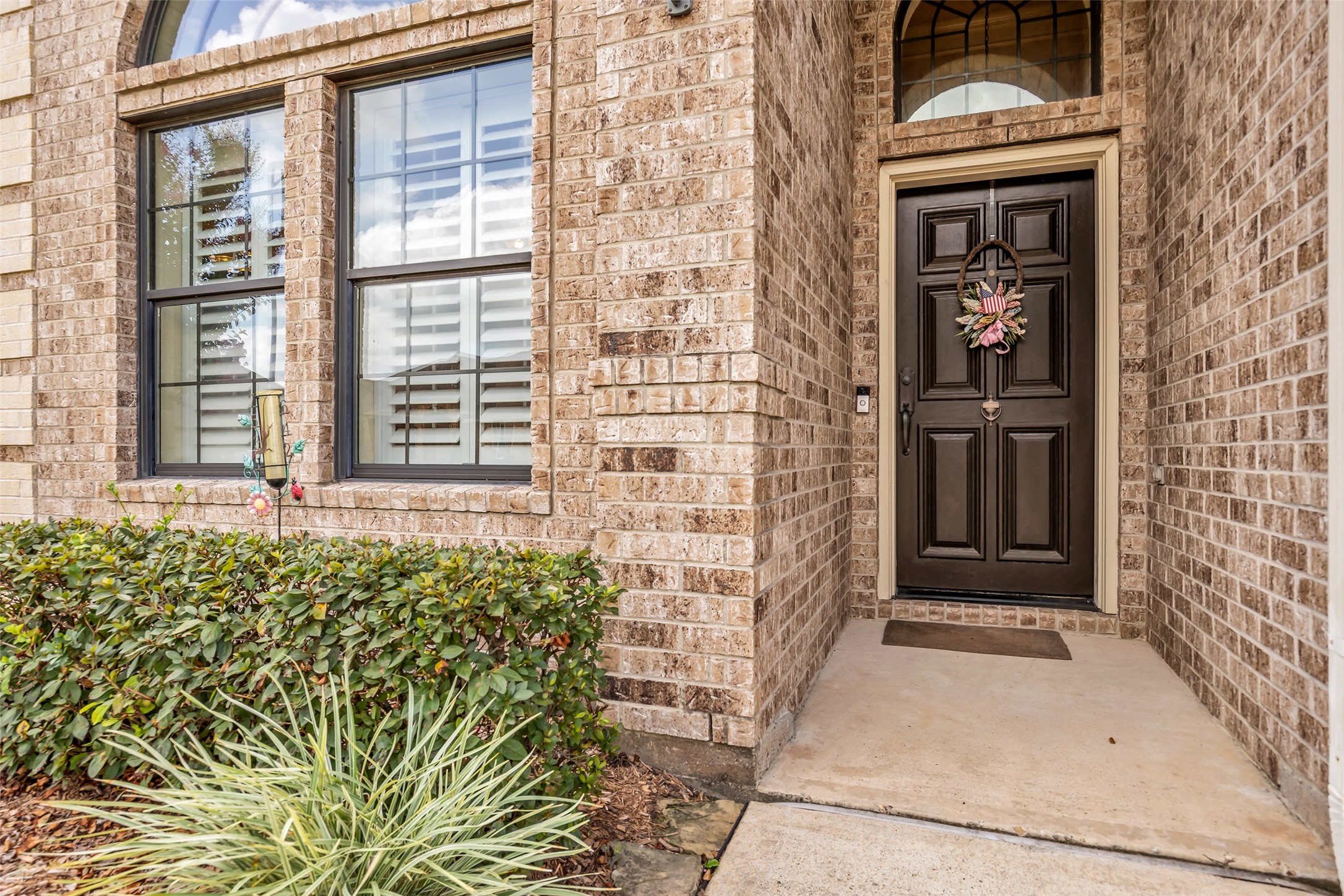 1813 Mesa Verde Drive Property Photo 6