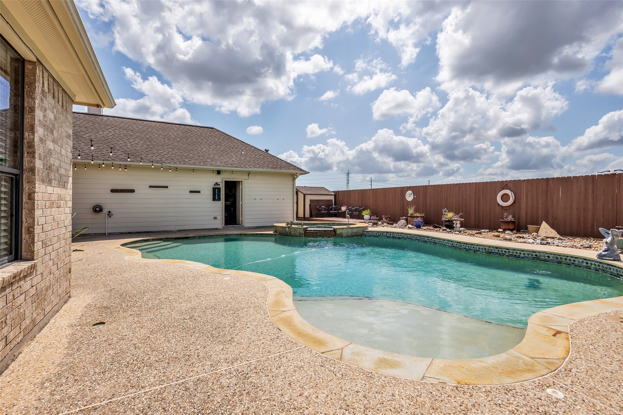1813 Mesa Verde Drive Property Photo 32