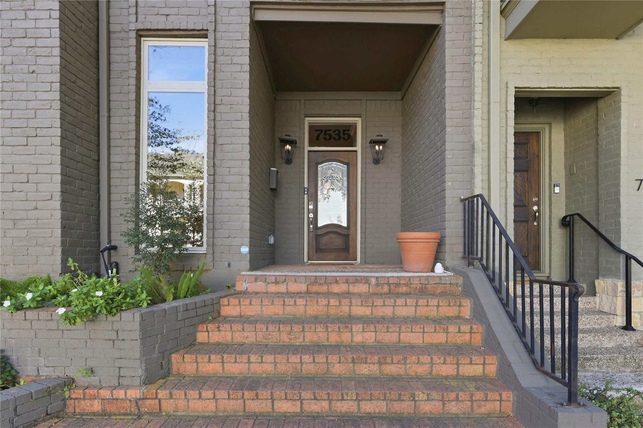 7535 Olympia Drive Property Photo 2