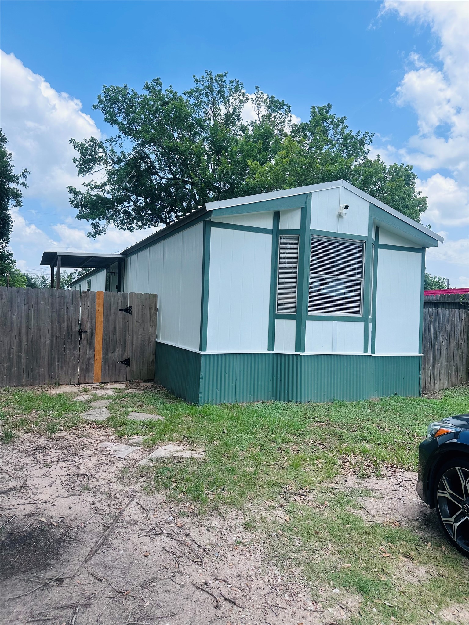 420 10th Street Property Photo 1