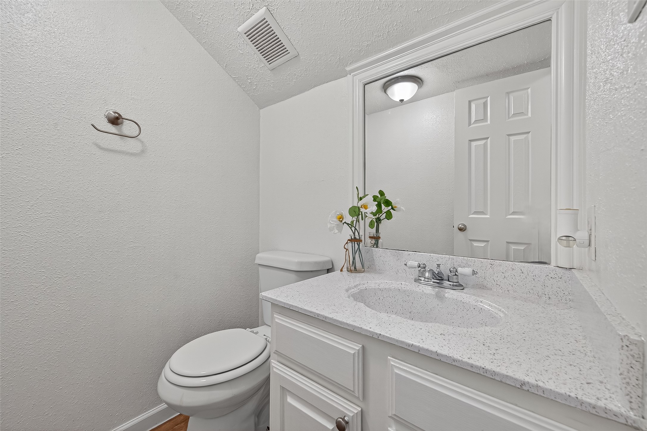5323 Windsong Trail Property Photo 12