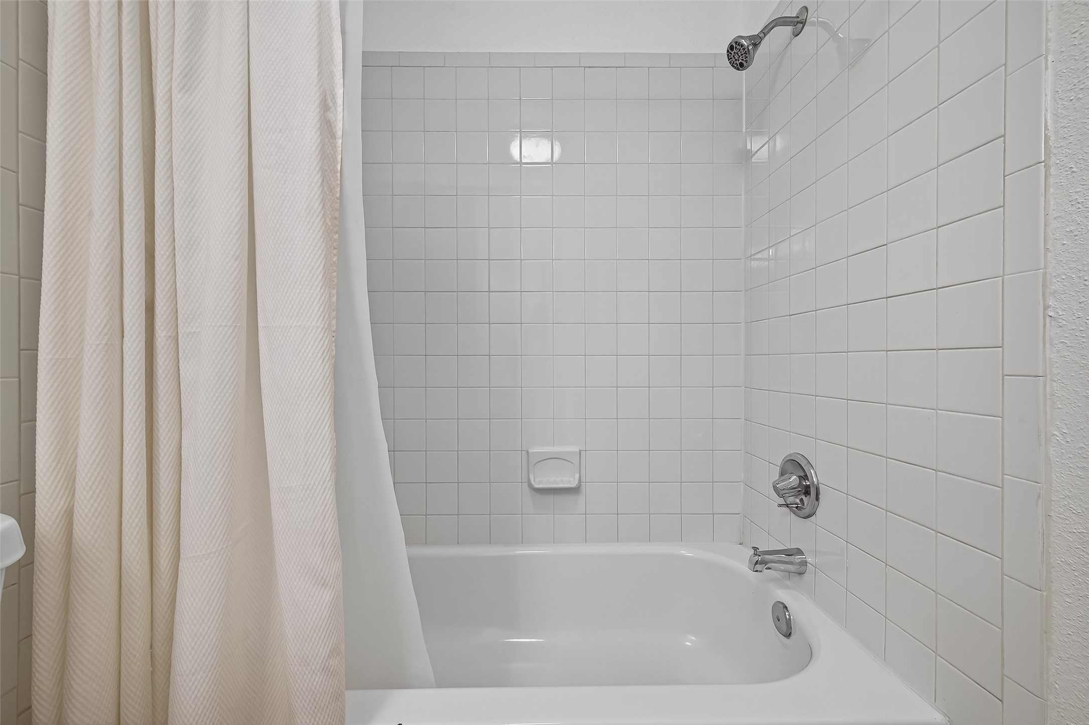 5323 Windsong Trail Property Photo 24