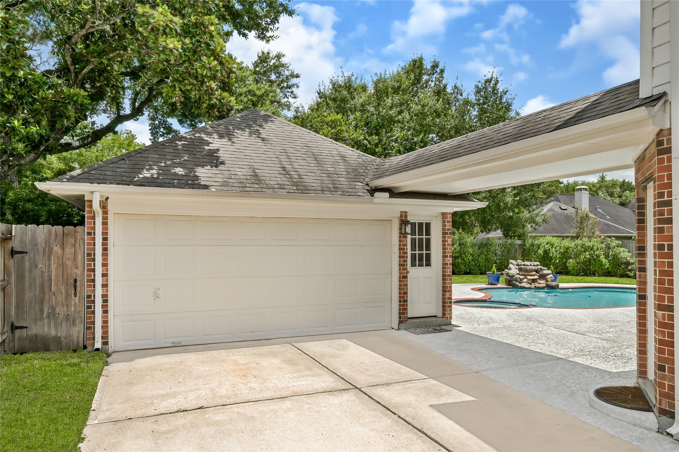 1327 Blackthorne Drive Property Photo 33