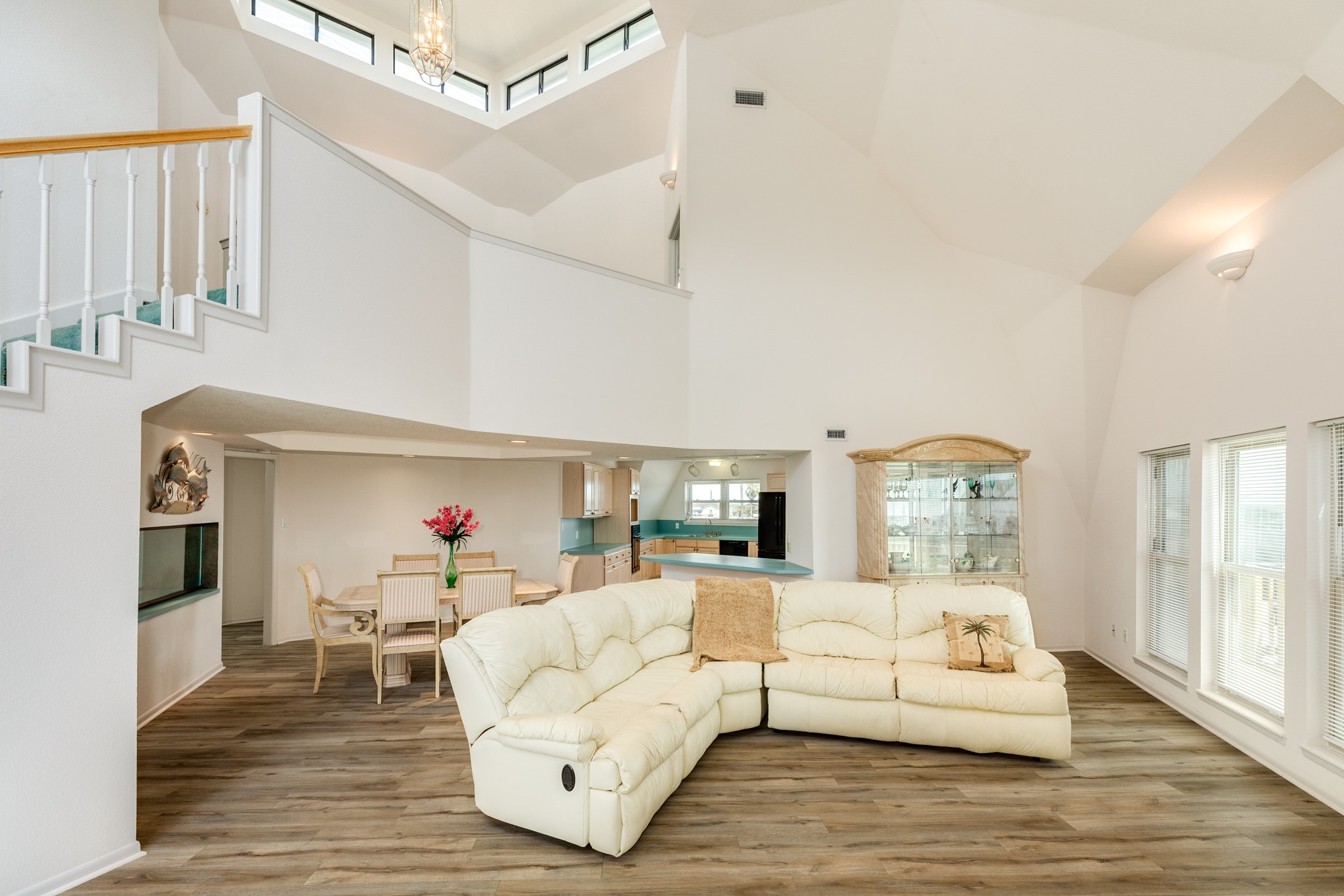 810 Surf Drive Property Photo 14