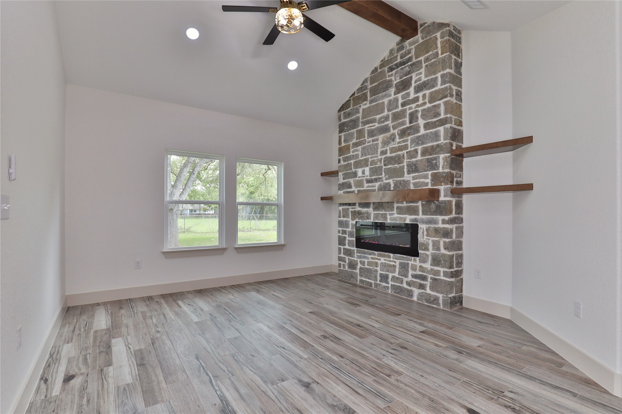 223 Laurel Street Property Photo 8