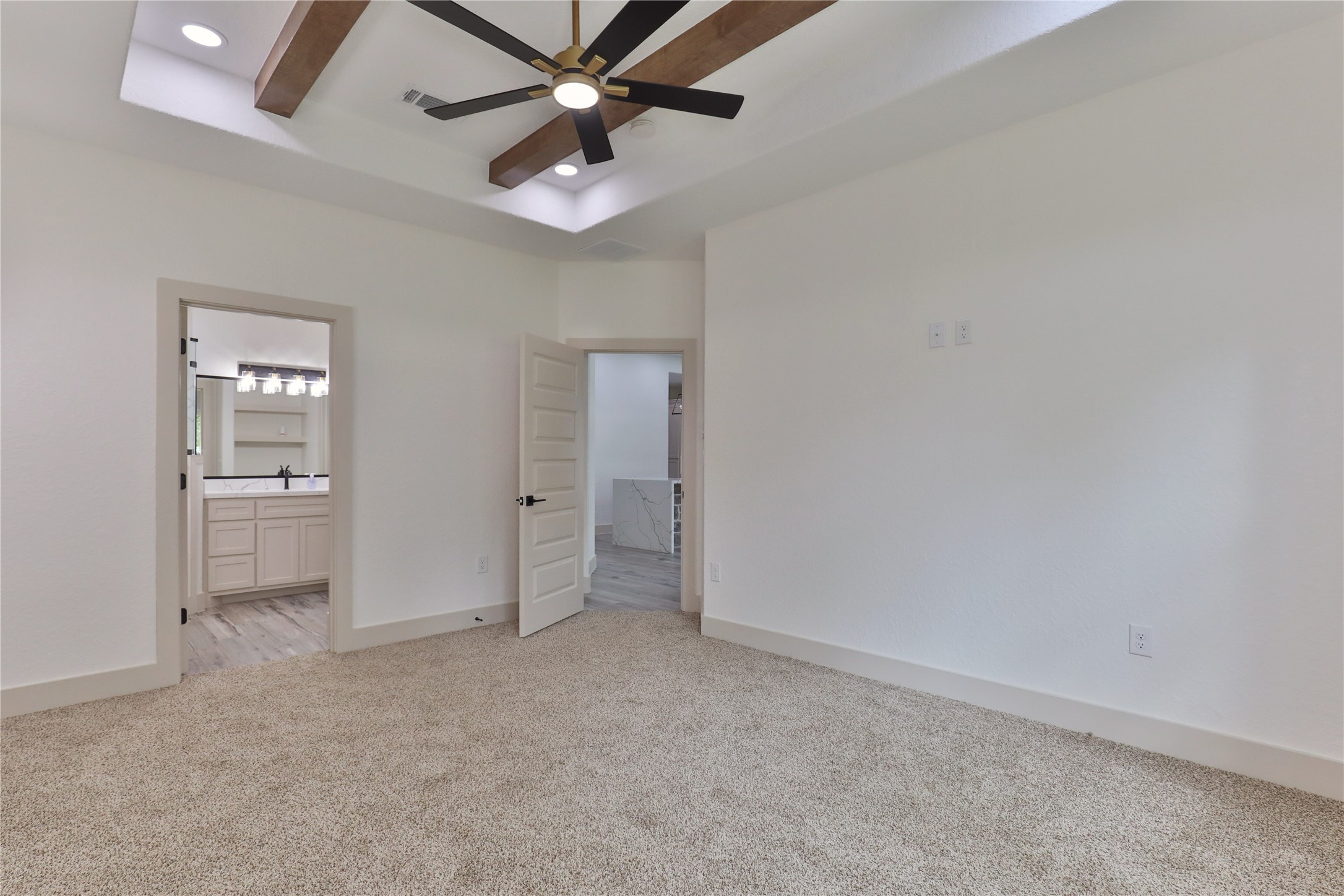 223 Laurel Street Property Photo 12