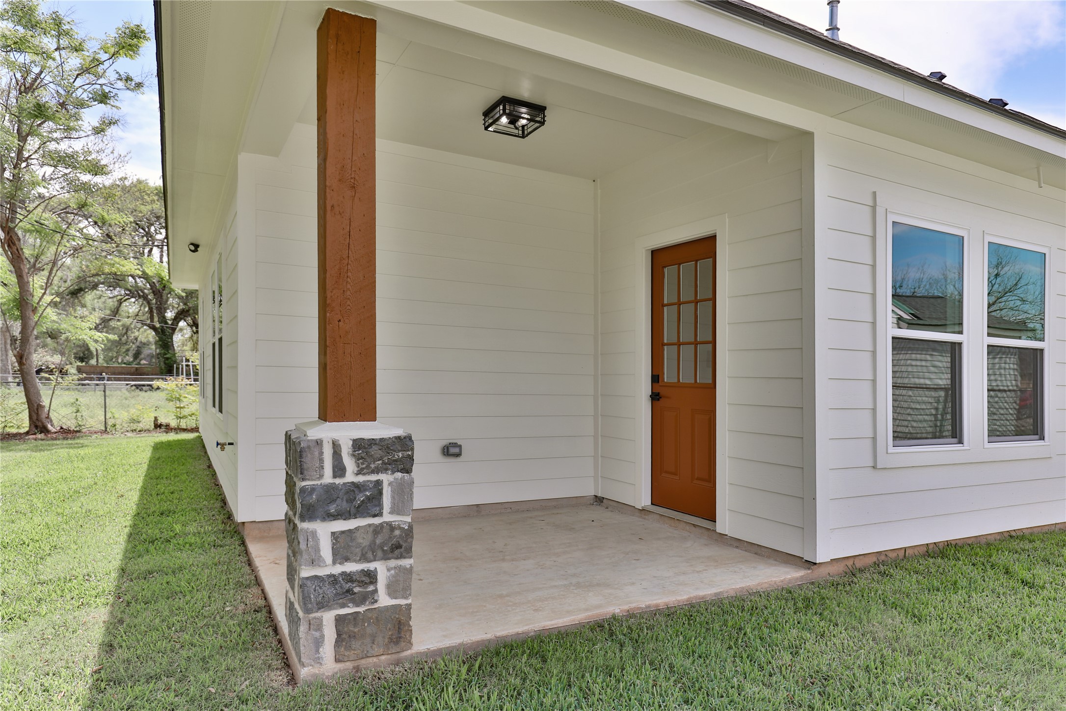 223 Laurel Street Property Photo 21