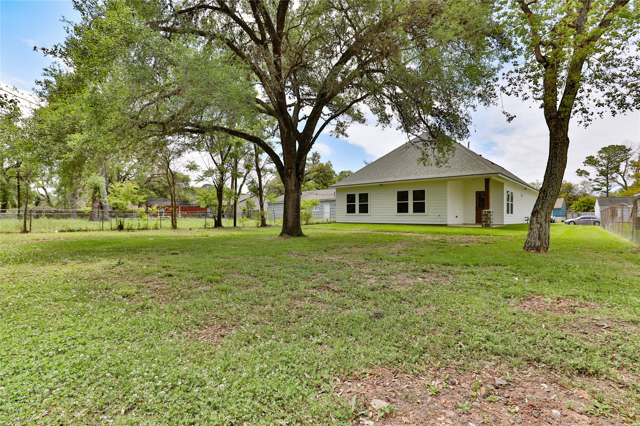 223 Laurel Street Property Photo 23