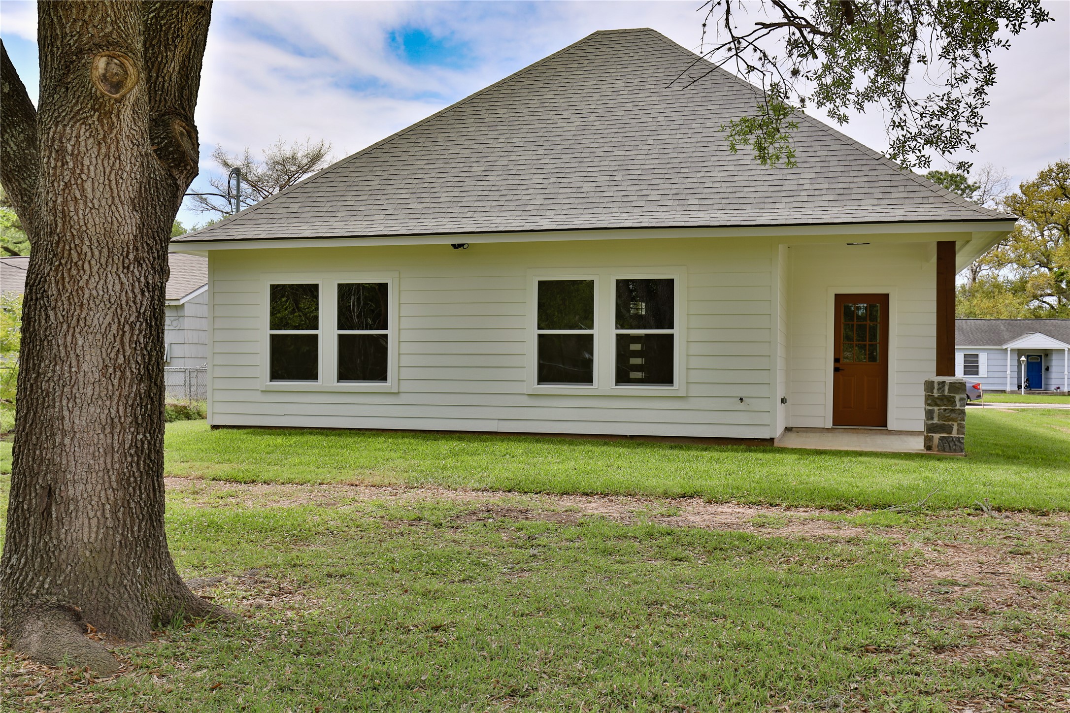 223 Laurel Street Property Photo 24