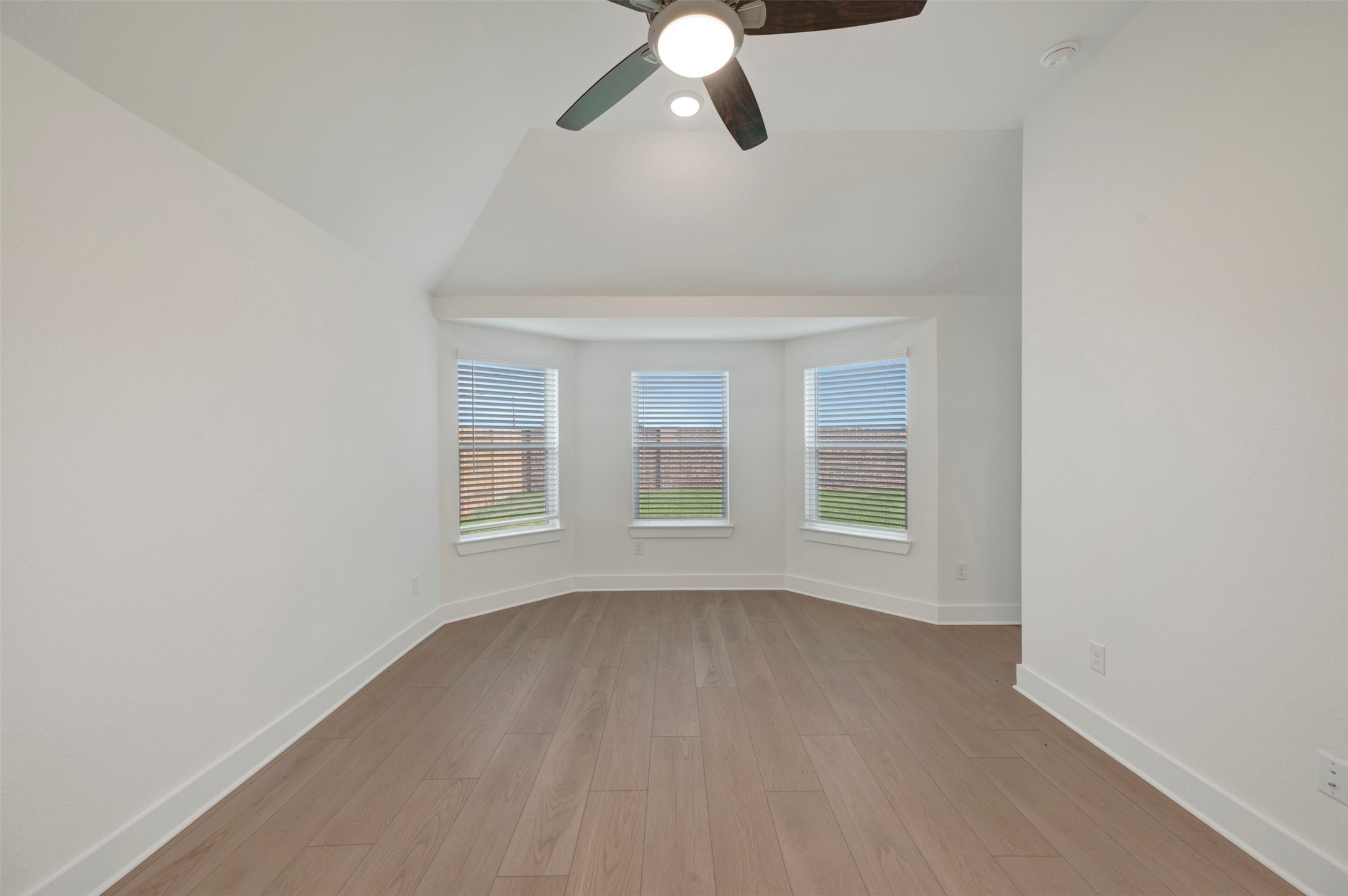 2203 Lone Bronco Boulevard Property Photo 8