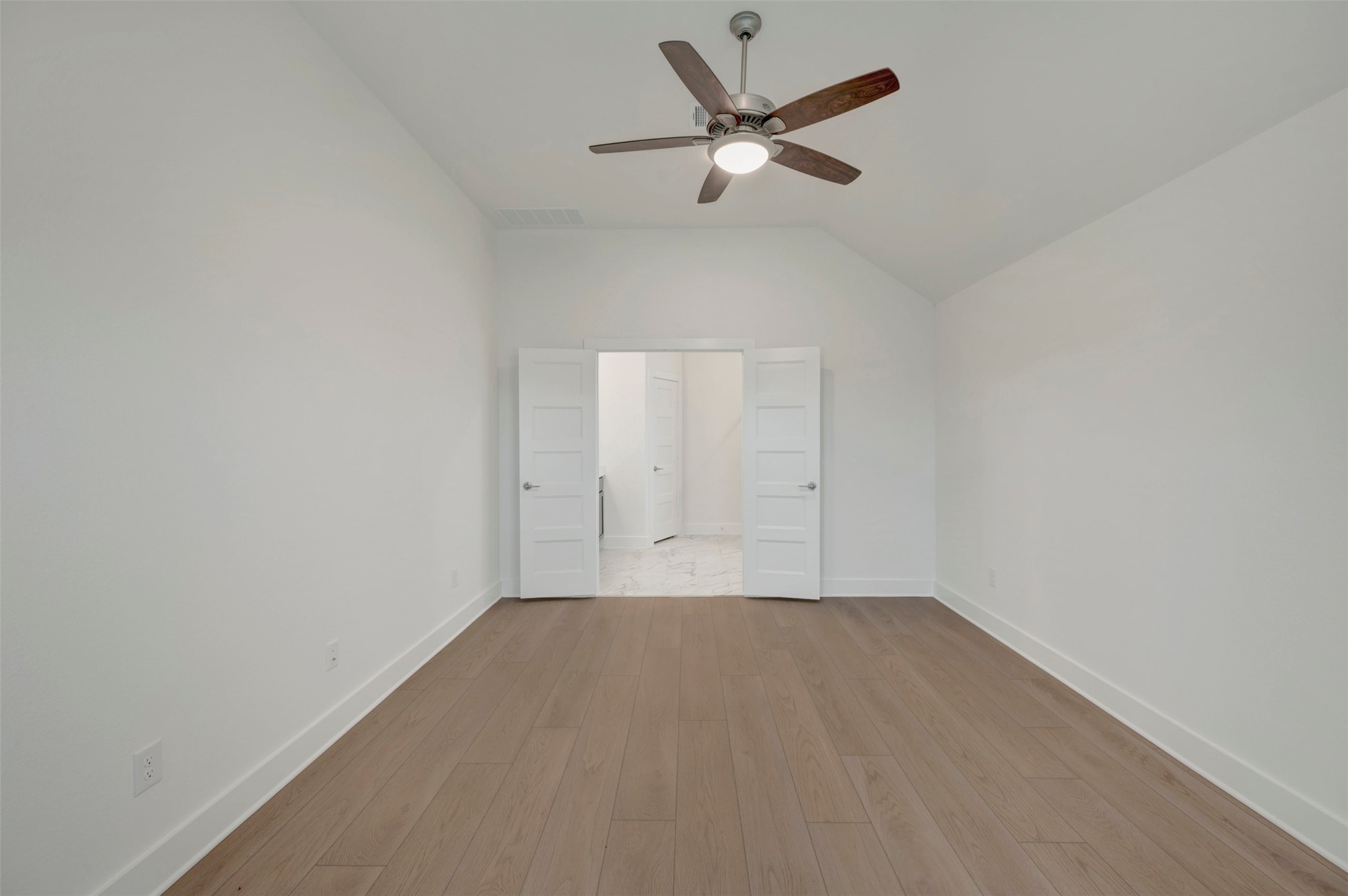 2203 Lone Bronco Boulevard Property Photo 9