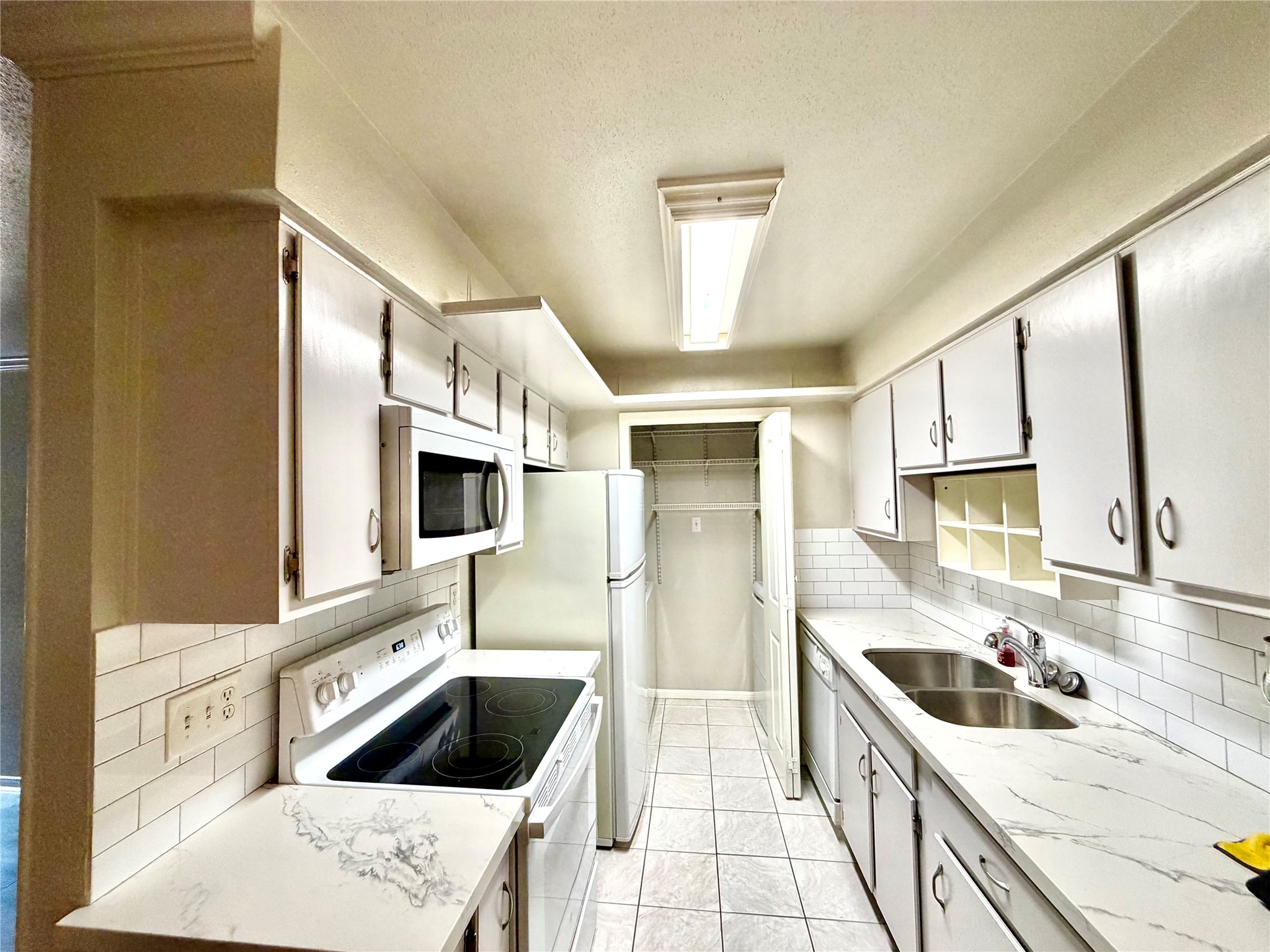 8801 Hammerly Boulevard 1505 Property Photo 5