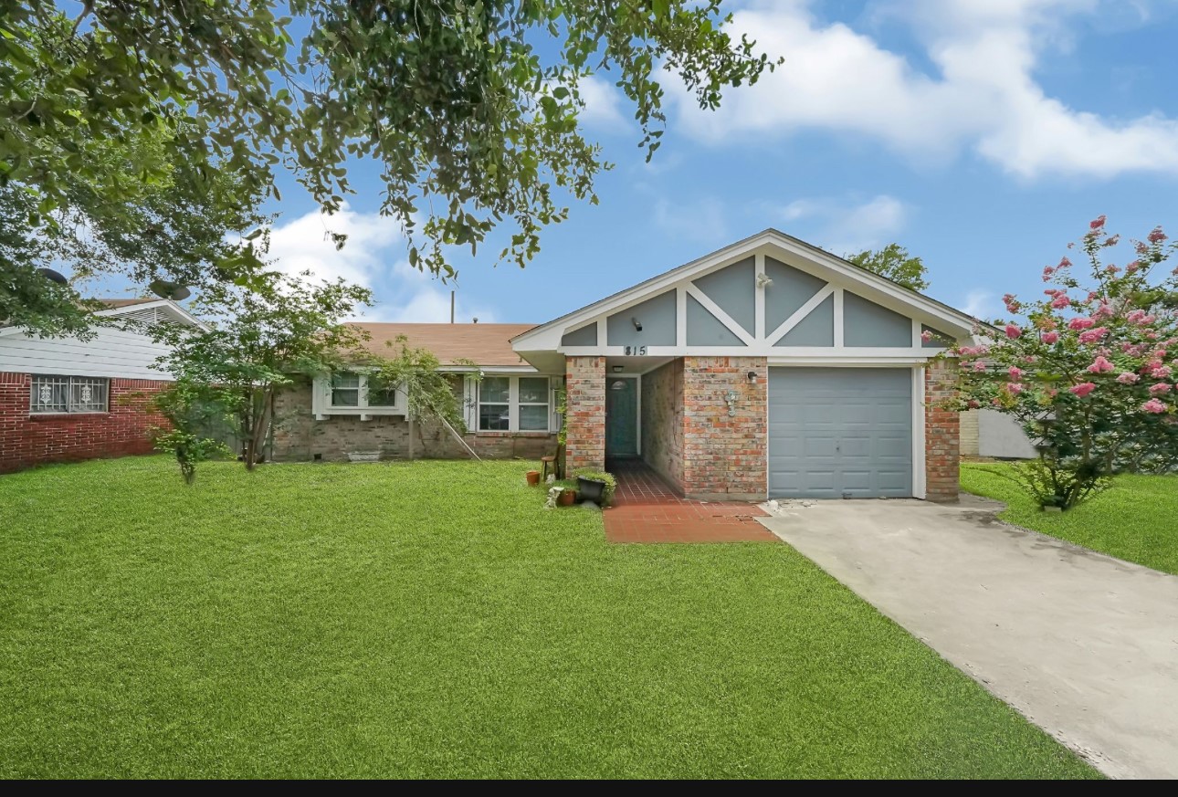 815 Overbluff Street Property Photo 1