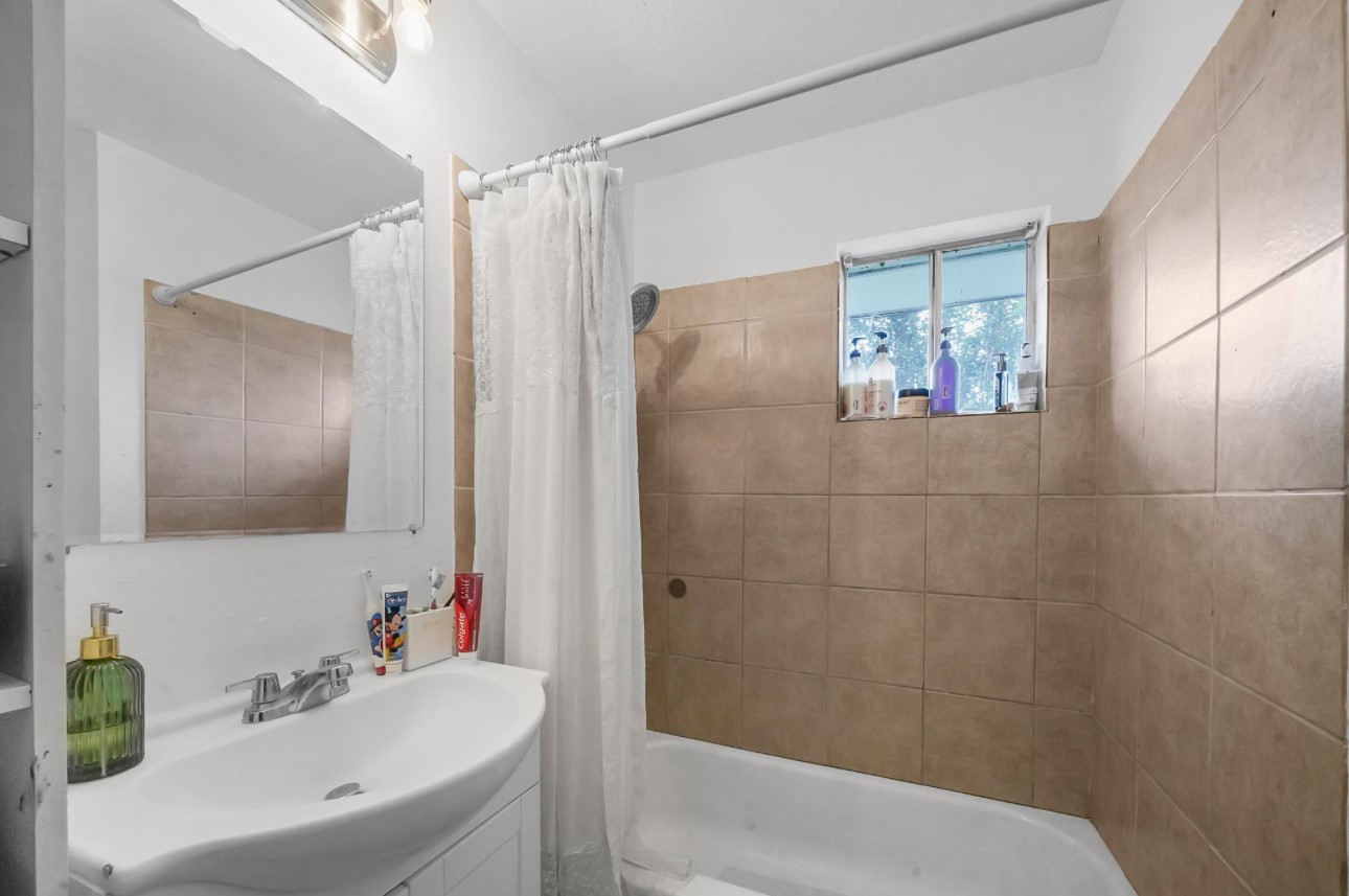 815 Overbluff Street Property Photo 11