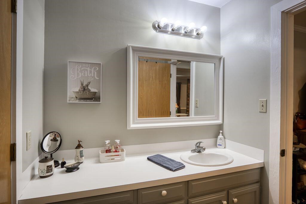 17657 Fm 2022 N Property Photo 31