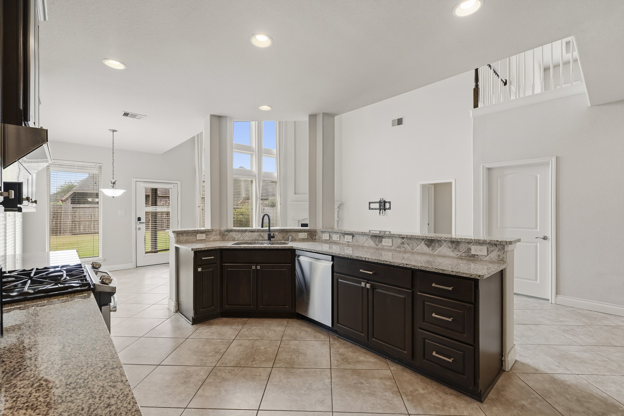 2915 Oakmist Ridge Lane Property Photo 12