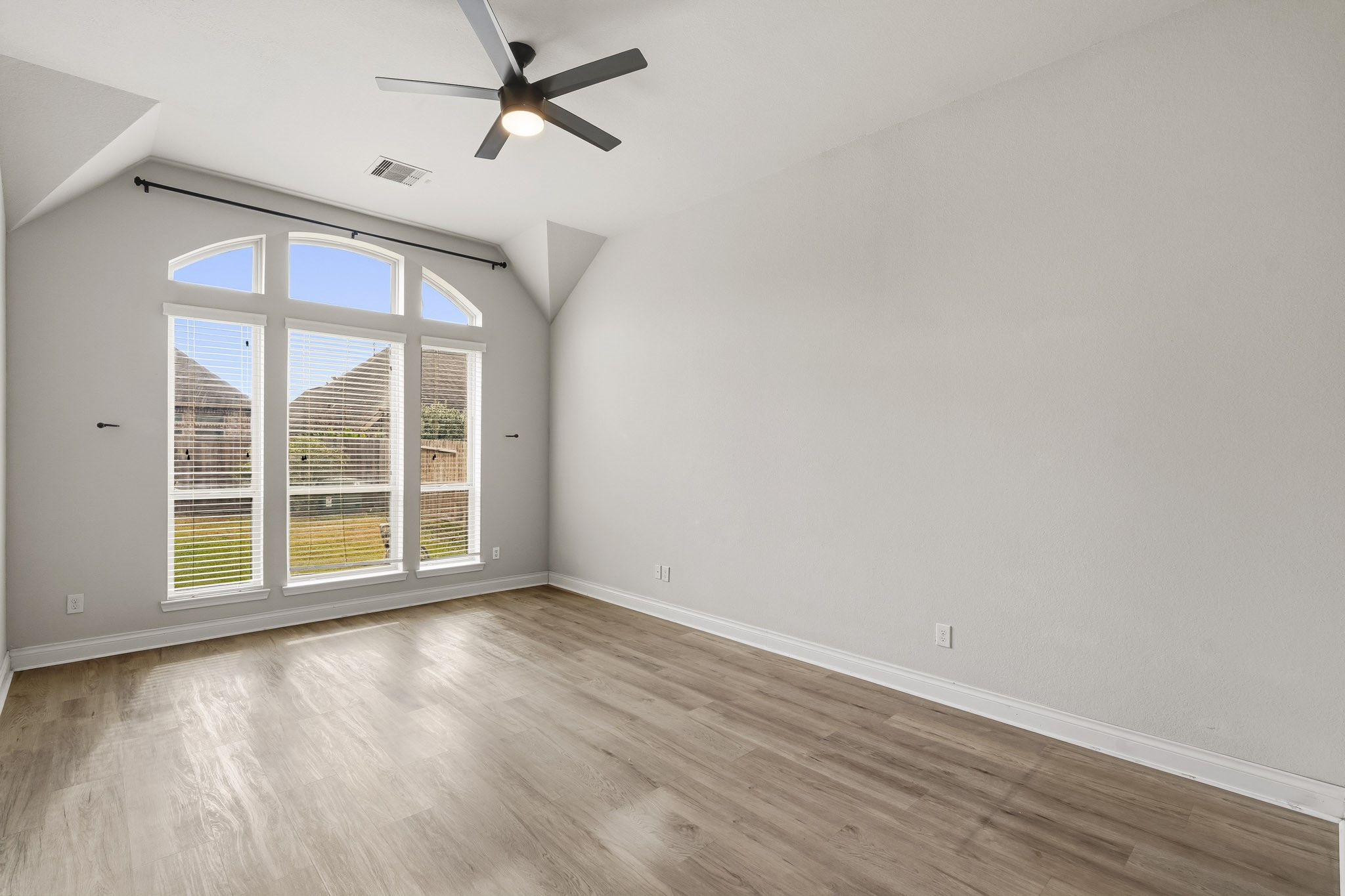 2915 Oakmist Ridge Lane Property Photo 18
