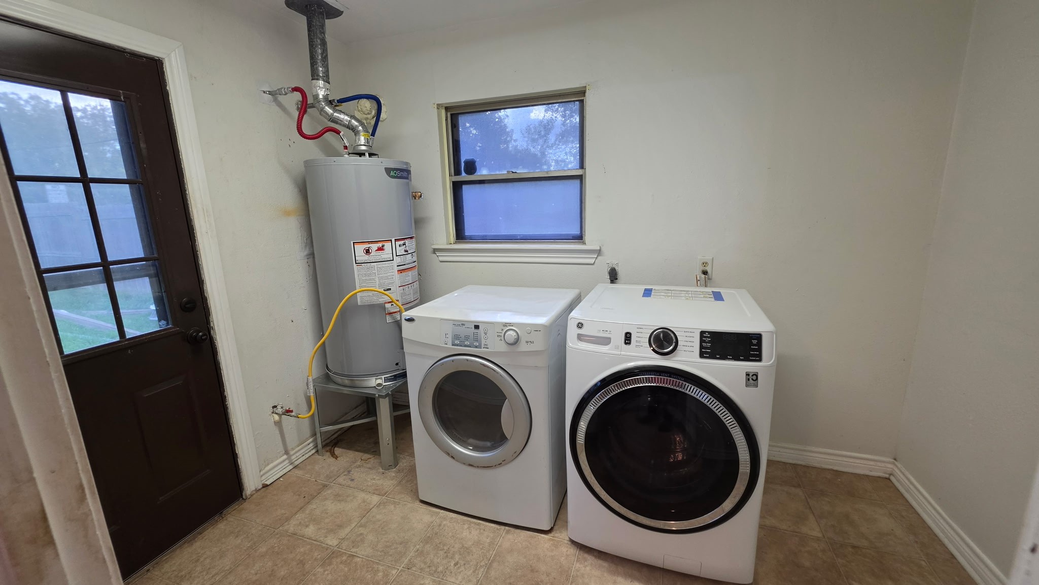 1301 Olive Street Property Photo 5
