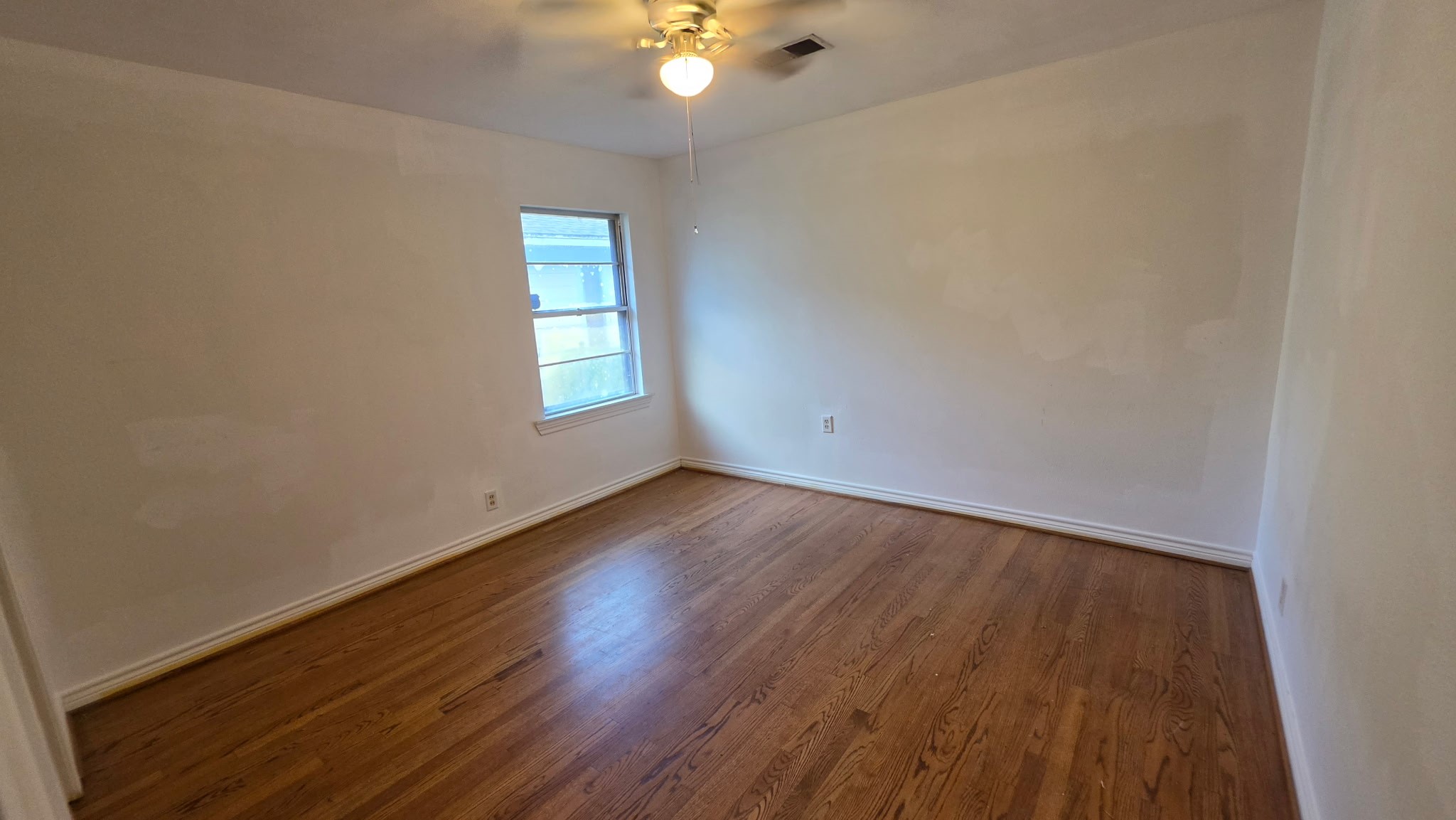1301 Olive Street Property Photo 8