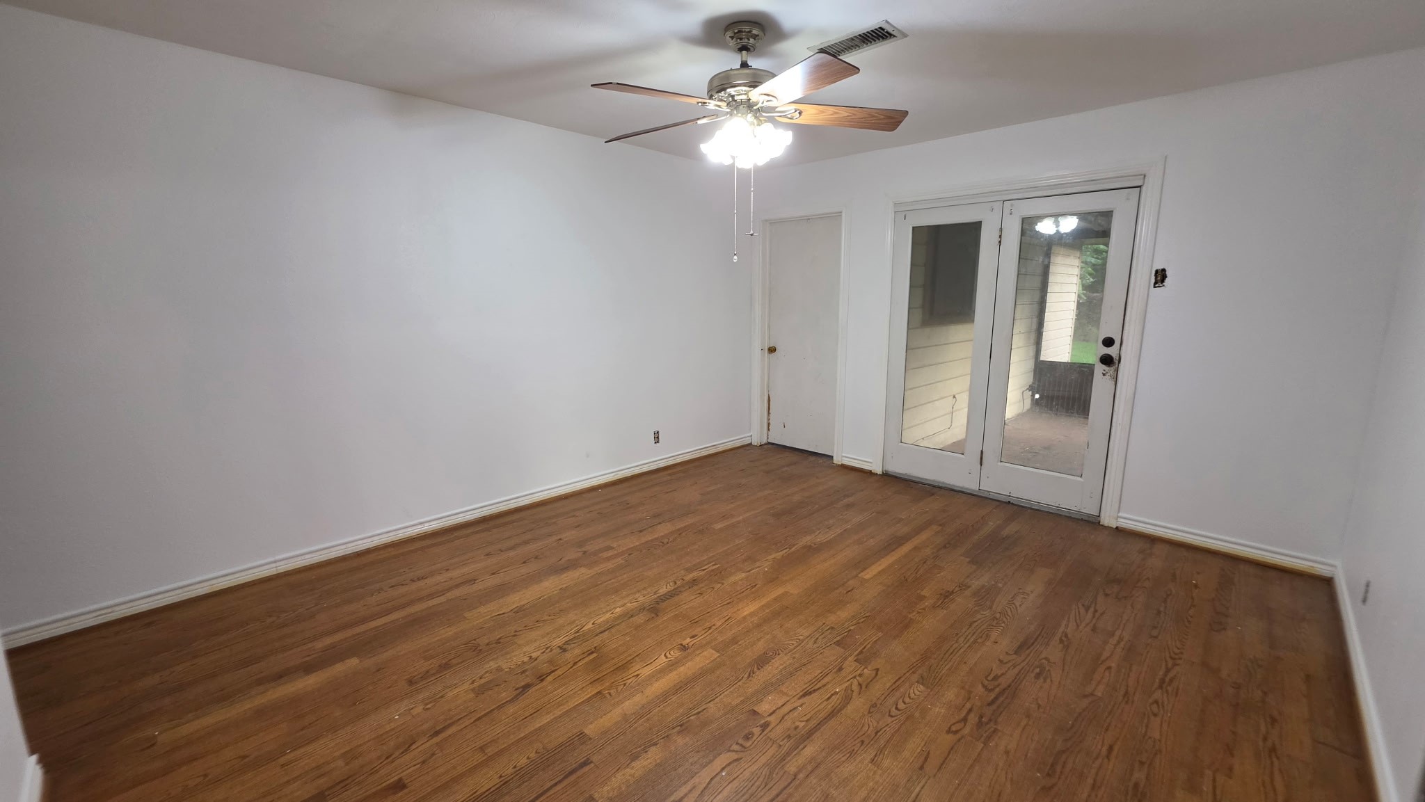 1301 Olive Street Property Photo 14