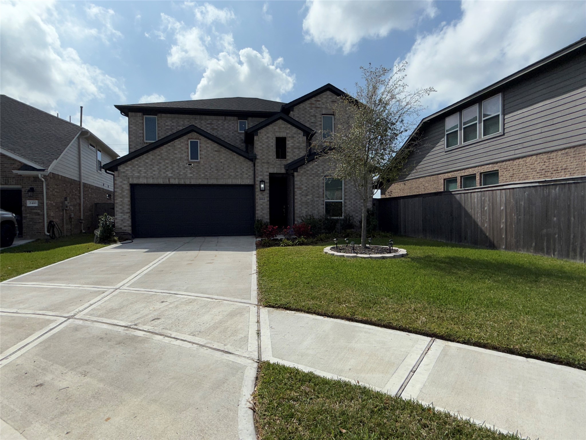 2412 Elliott Shore Lane Property Photo