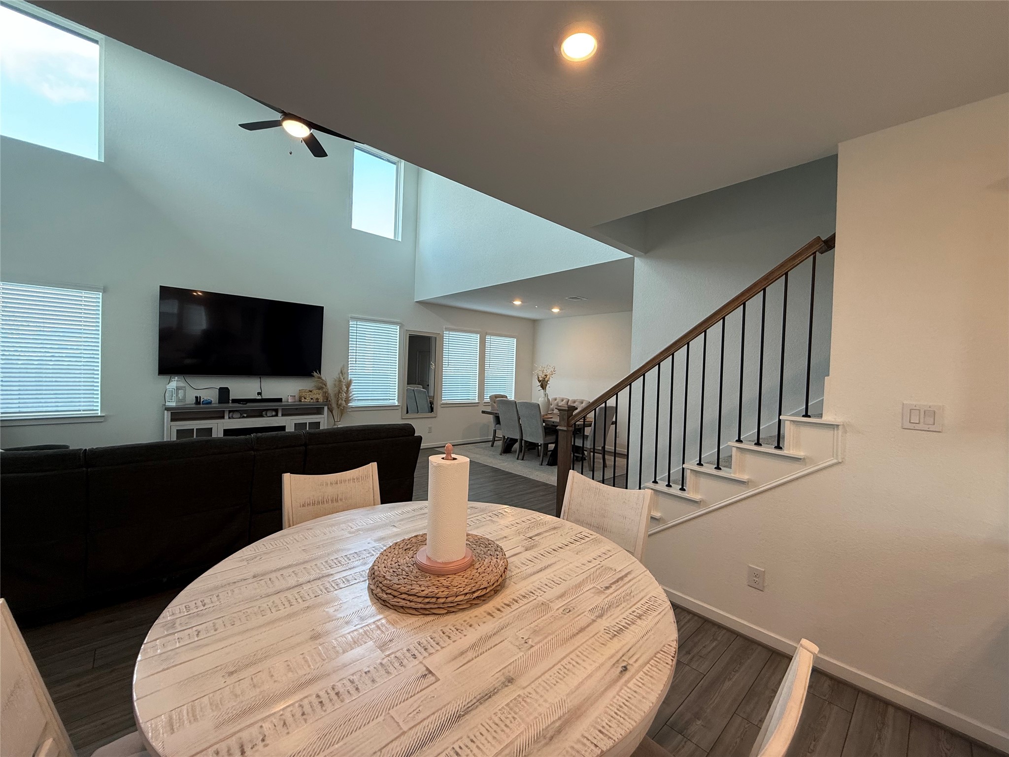 2412 Elliott Shore Lane Property Photo 8
