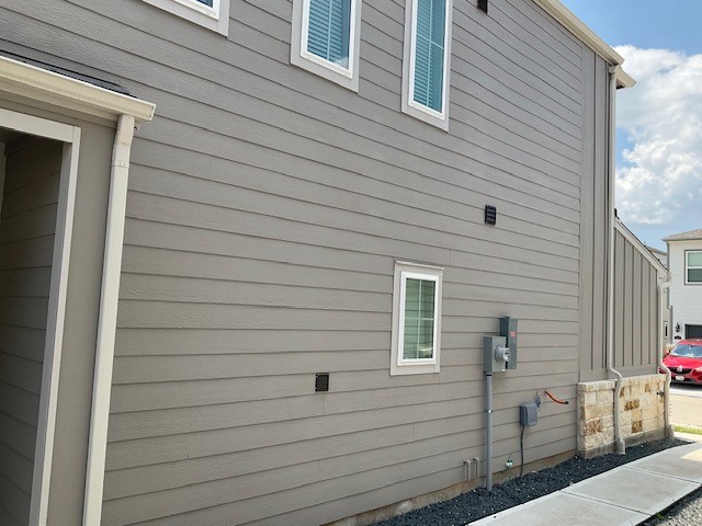 3819 Singing Coast Path Property Photo 5