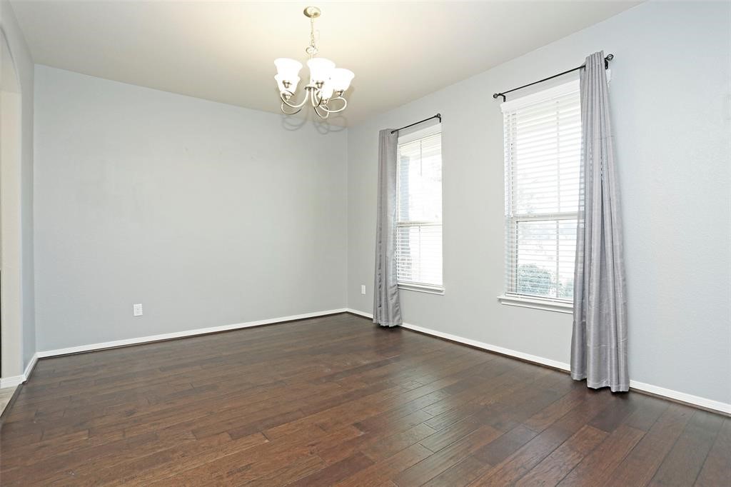 9702 Massanutten Lane Property Photo 3