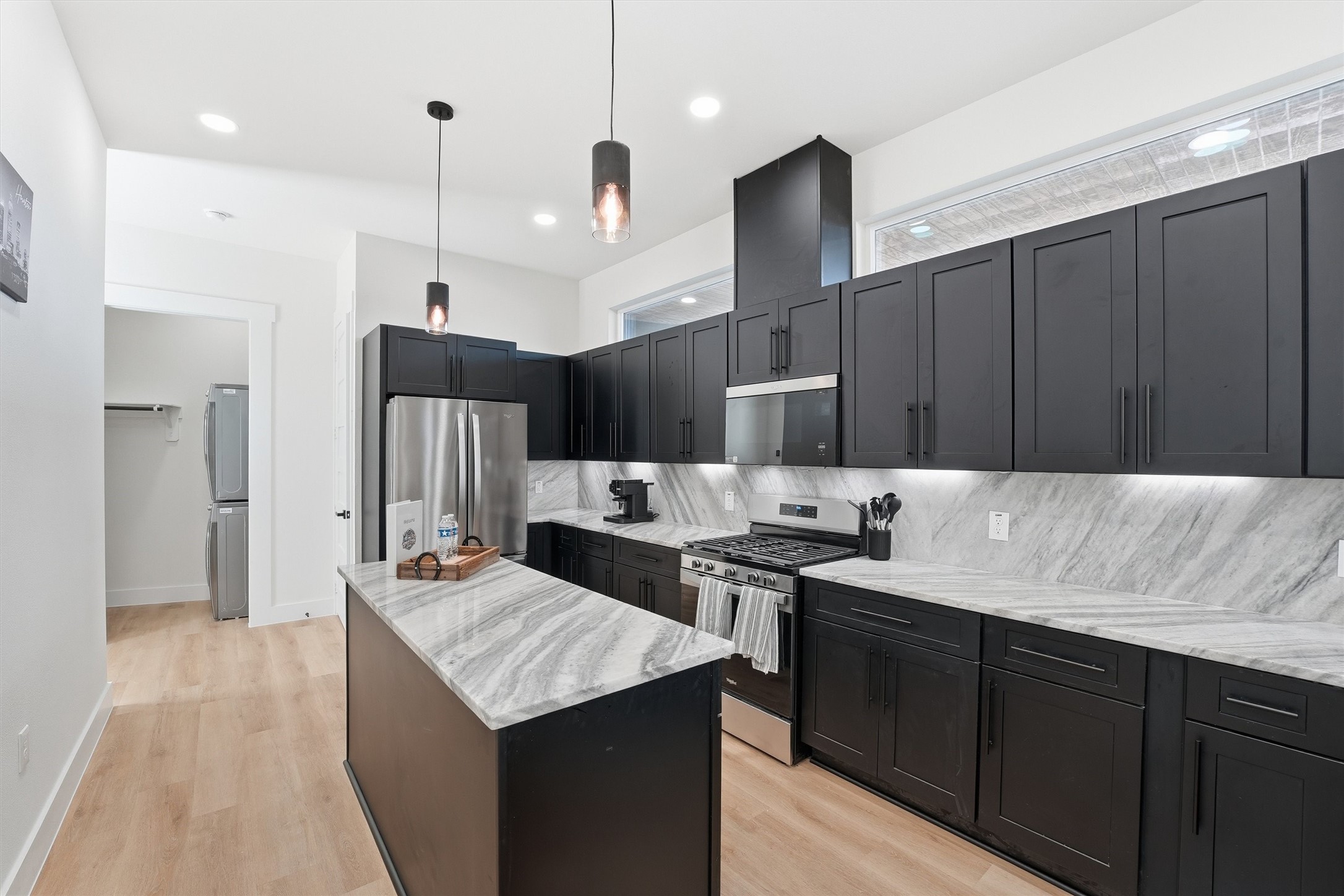 4206 Fox Street Property Photo 4