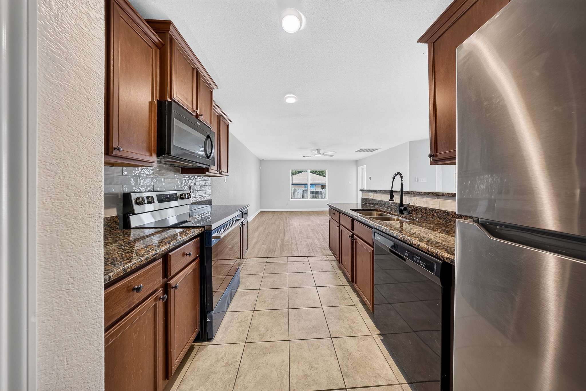 21315 Crimson Orchard Drive Property Photo 6