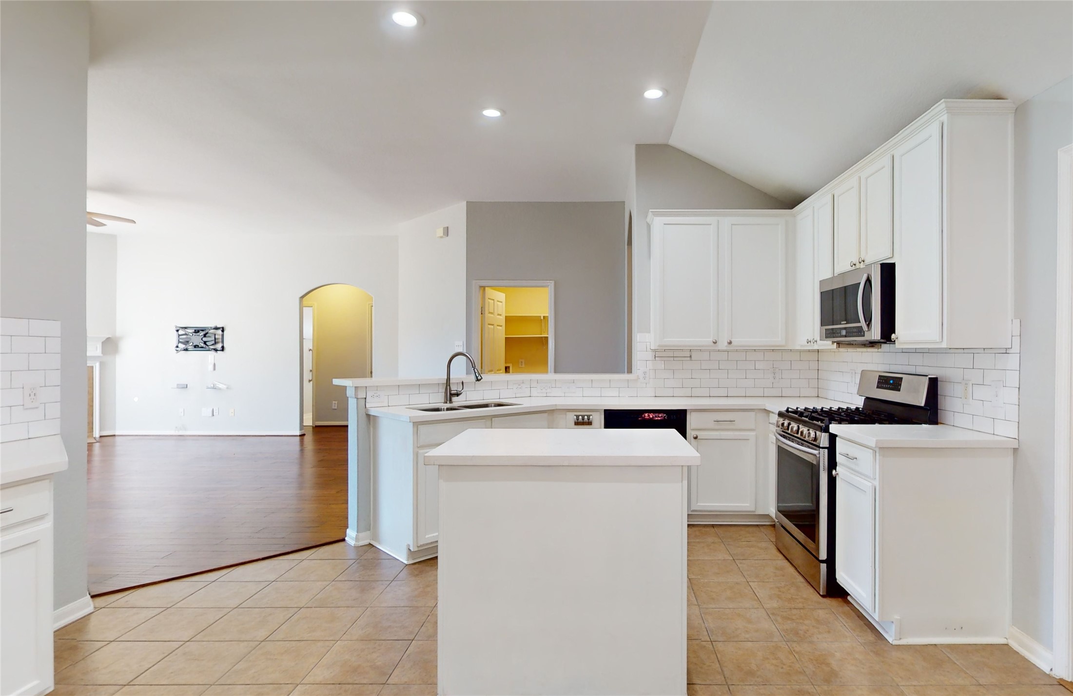 3046 Antler Way Property Photo 6
