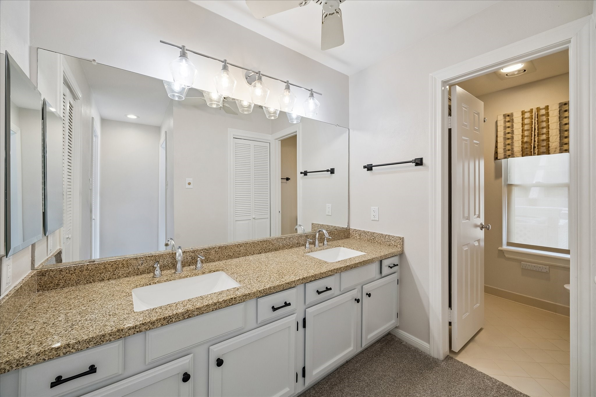 600 Wilcrest Drive 57 Property Photo 16