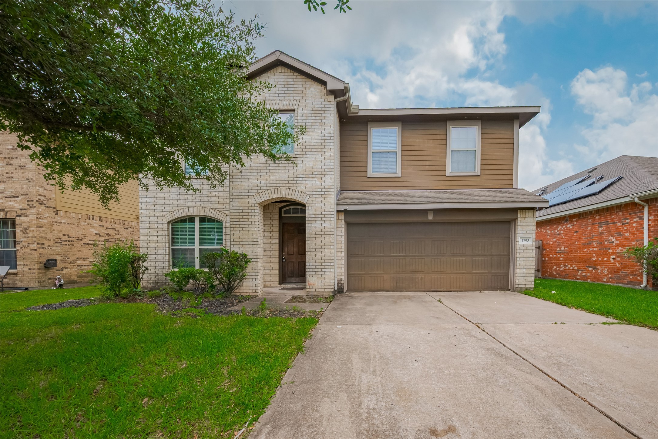 1703 Macclesby Lane