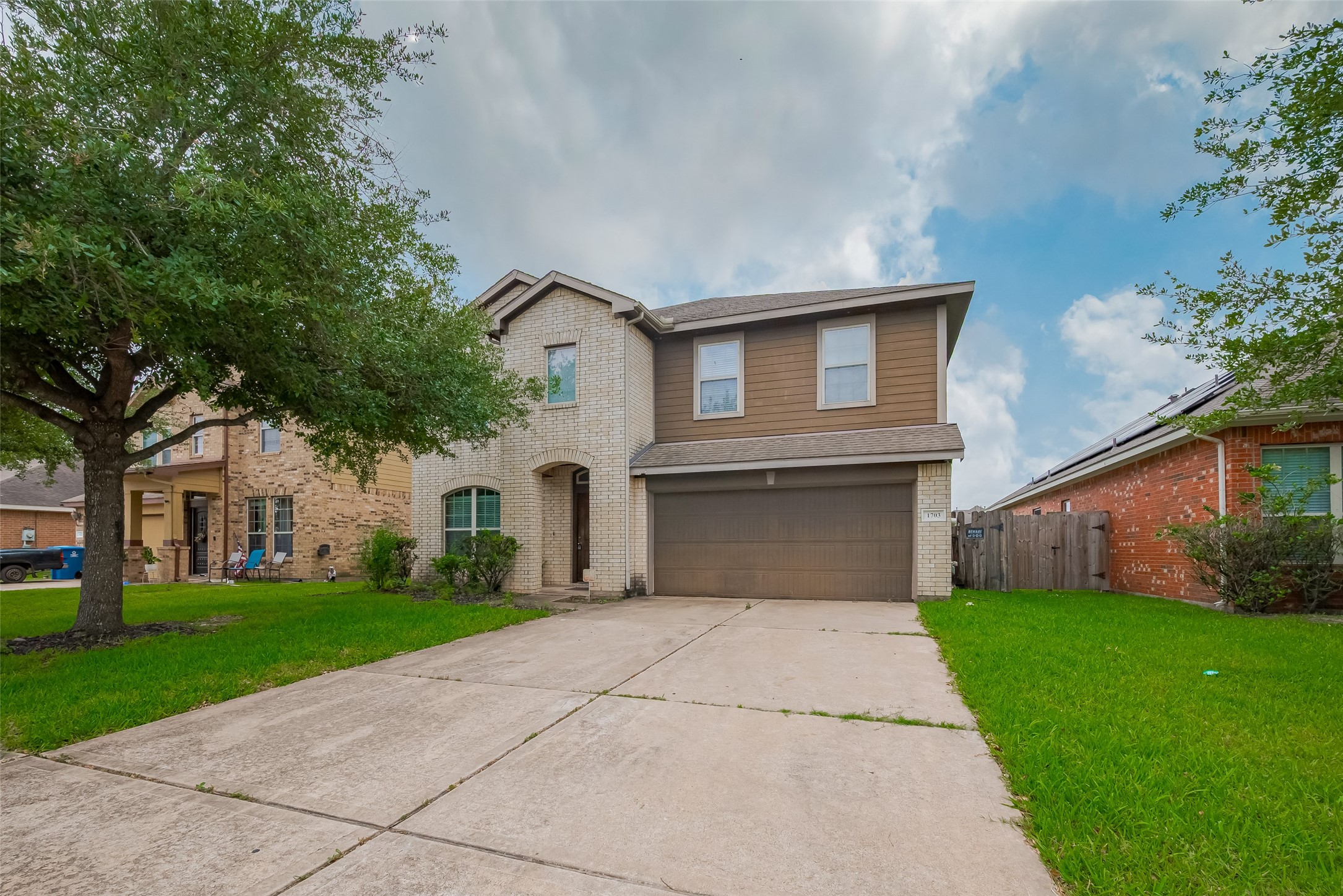 1703 Macclesby Lane Property Photo 4