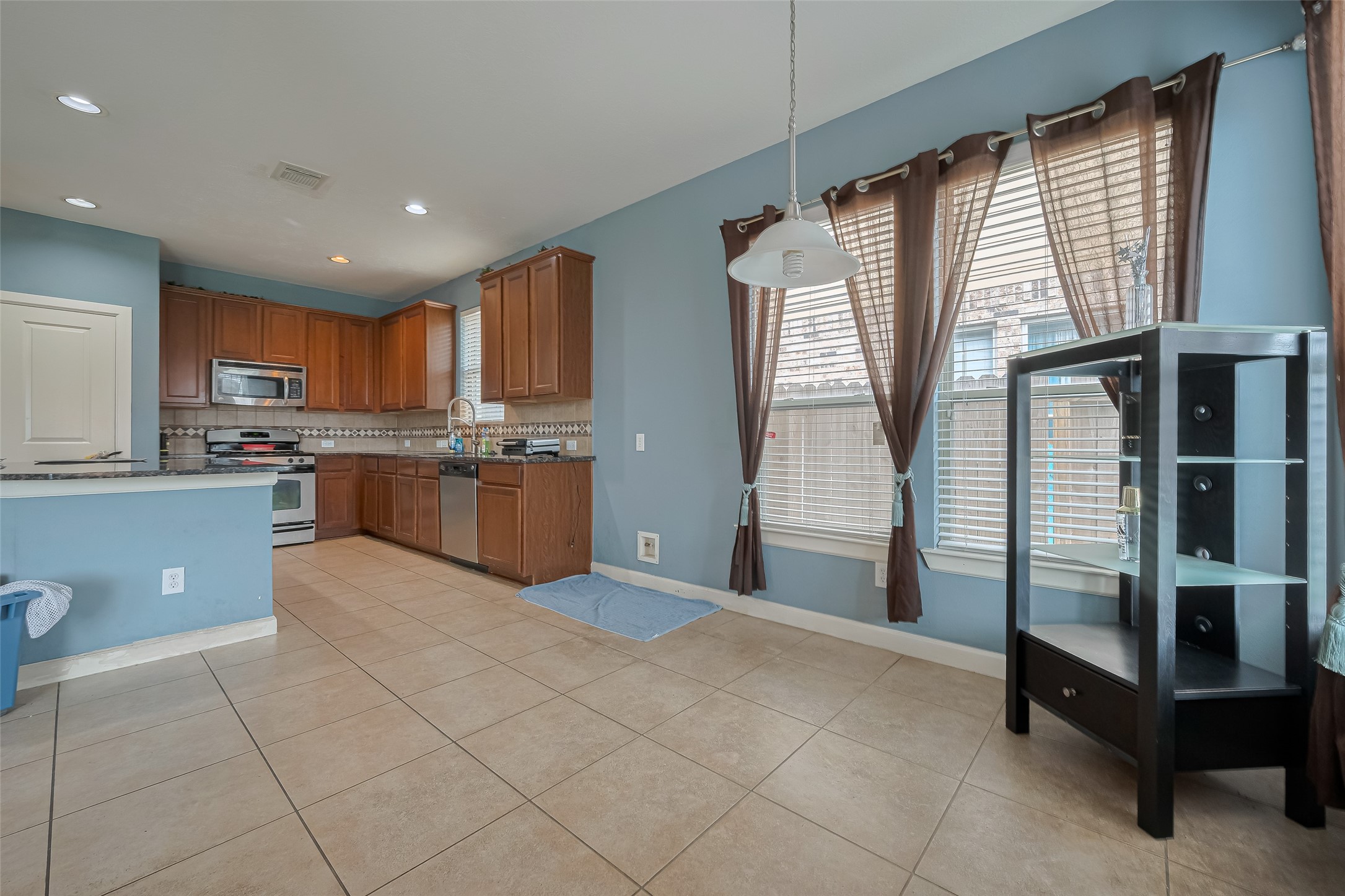 1703 Macclesby Lane Property Photo 11