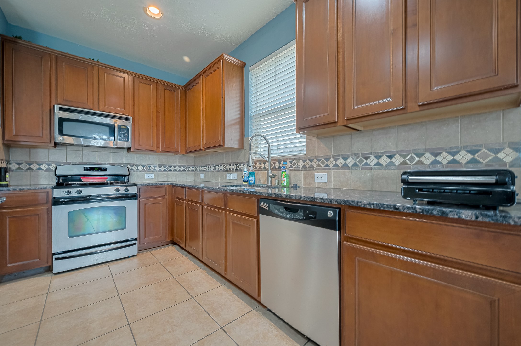 1703 Macclesby Lane Property Photo 12