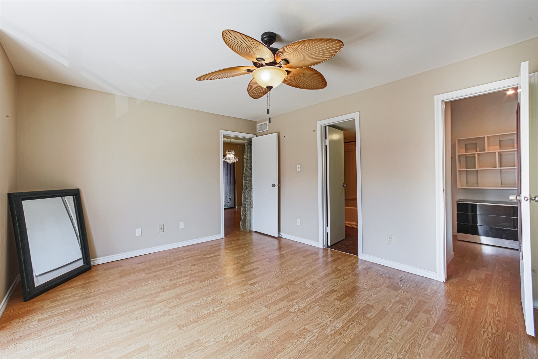 3100 Walnut Bend Lane 422 Property Photo 5
