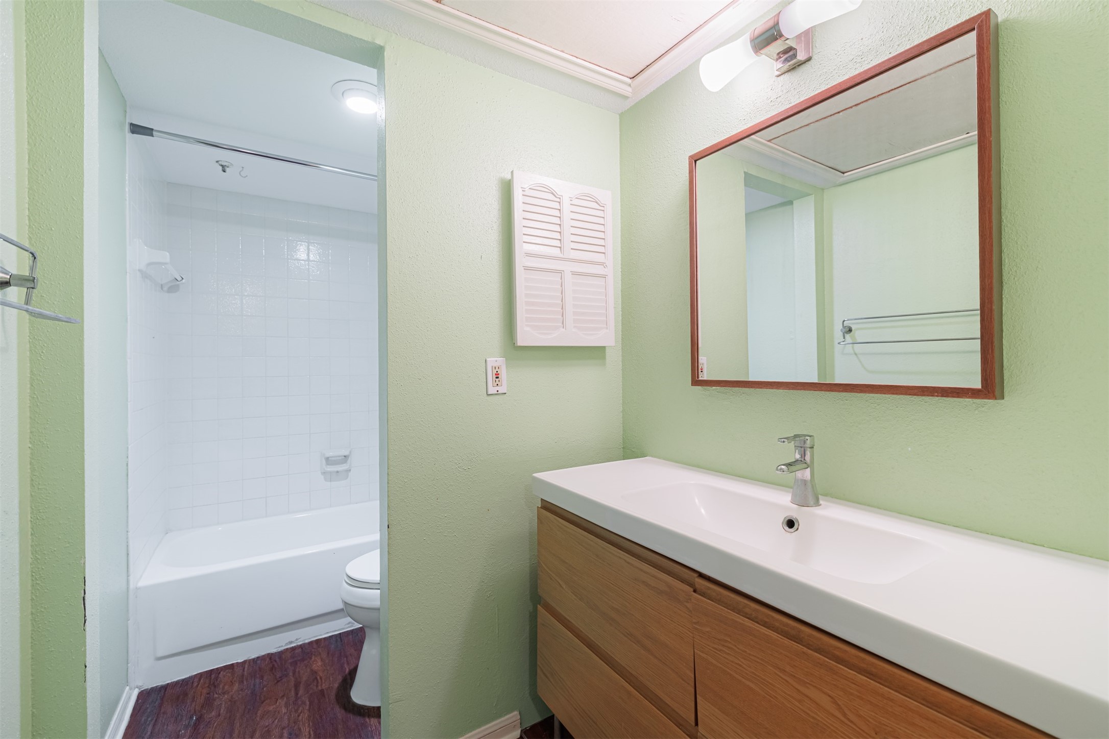 3130 Walnut Bend Lane 422 Property Photo 20