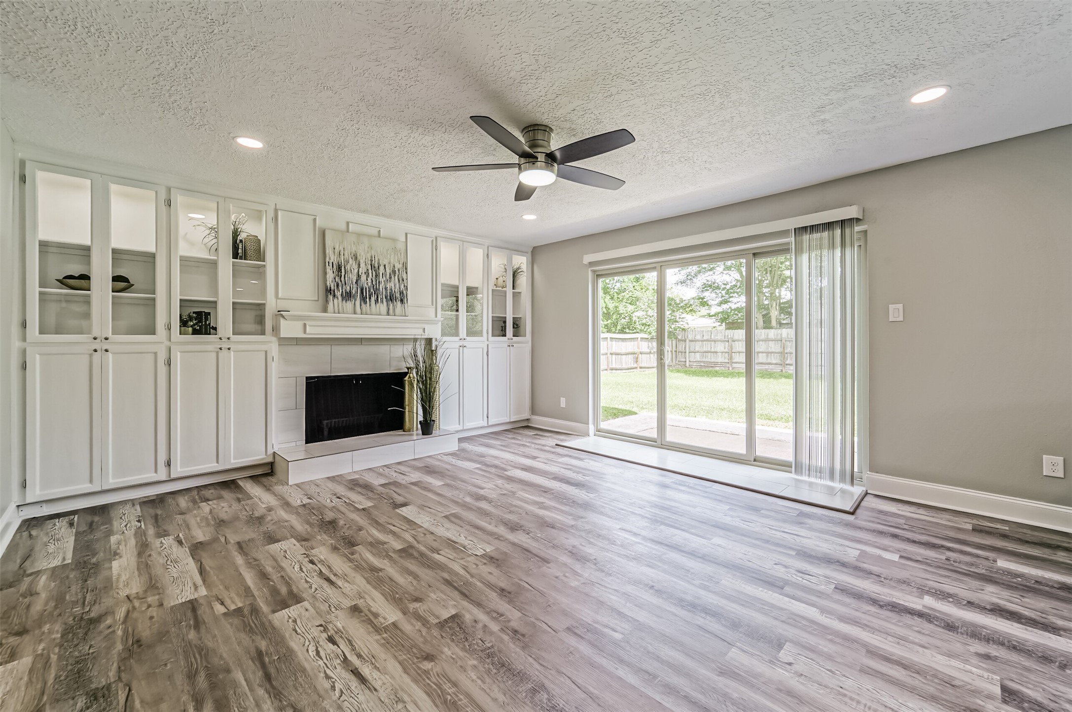 Friendswood Junior High School Real Estate Listings Main Image
