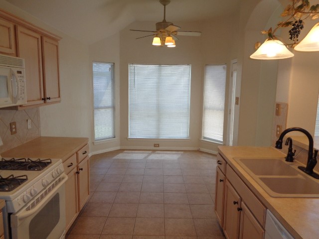 32510 Decker Oaks Drive Property Photo 5