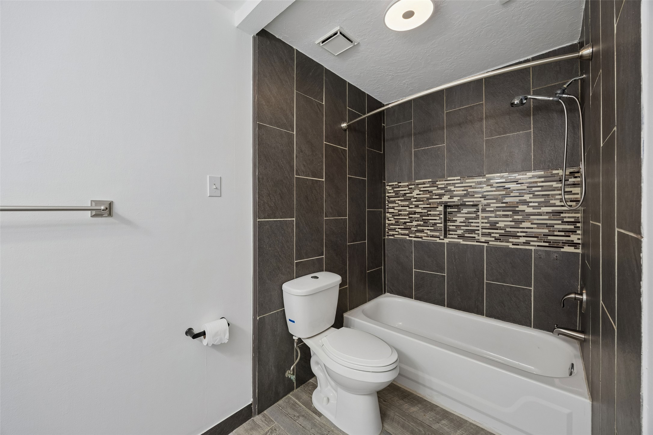 17610 Garnercrest Drive Property Photo 17