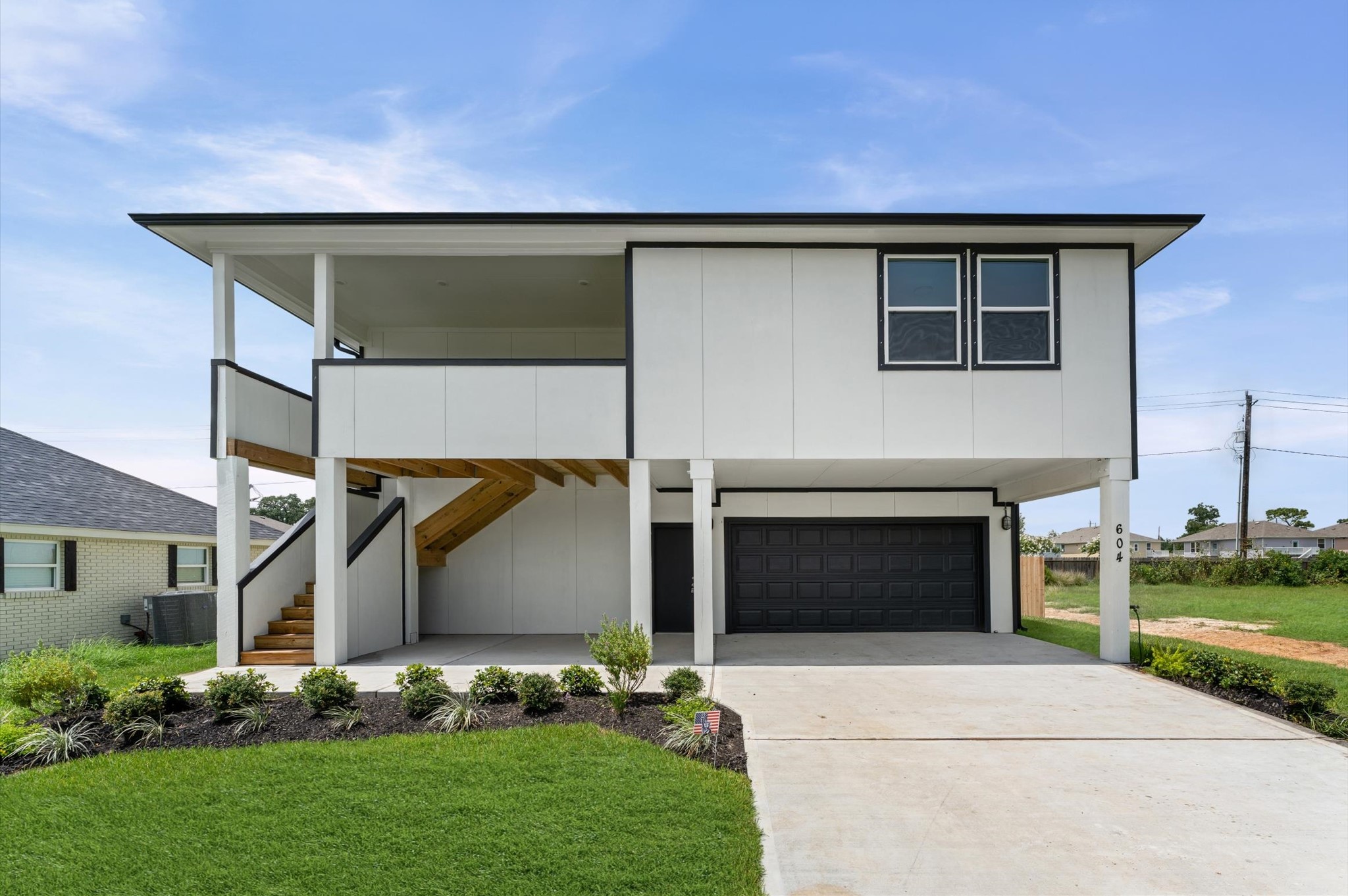 604 Fairfield Street E Property Photo 1